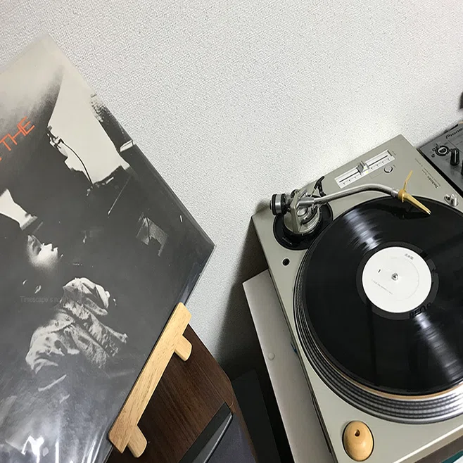 レコードの帯を捨てるなんて、信じられない。 と思っていました