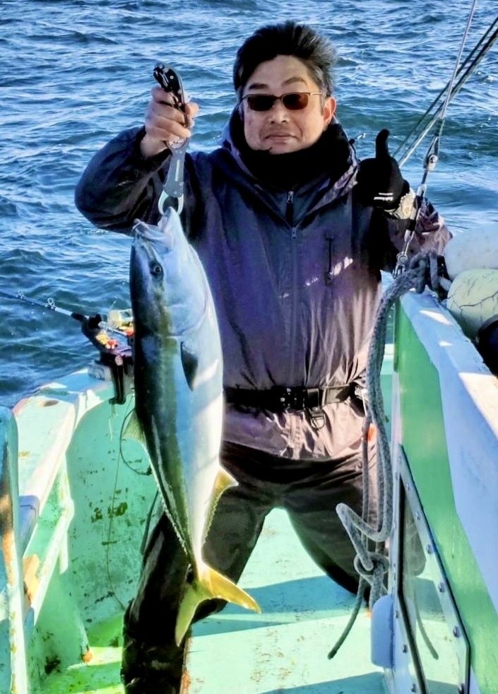 泳がせ】大型ワラサ6kgが食いついた！｜あまさけや丸