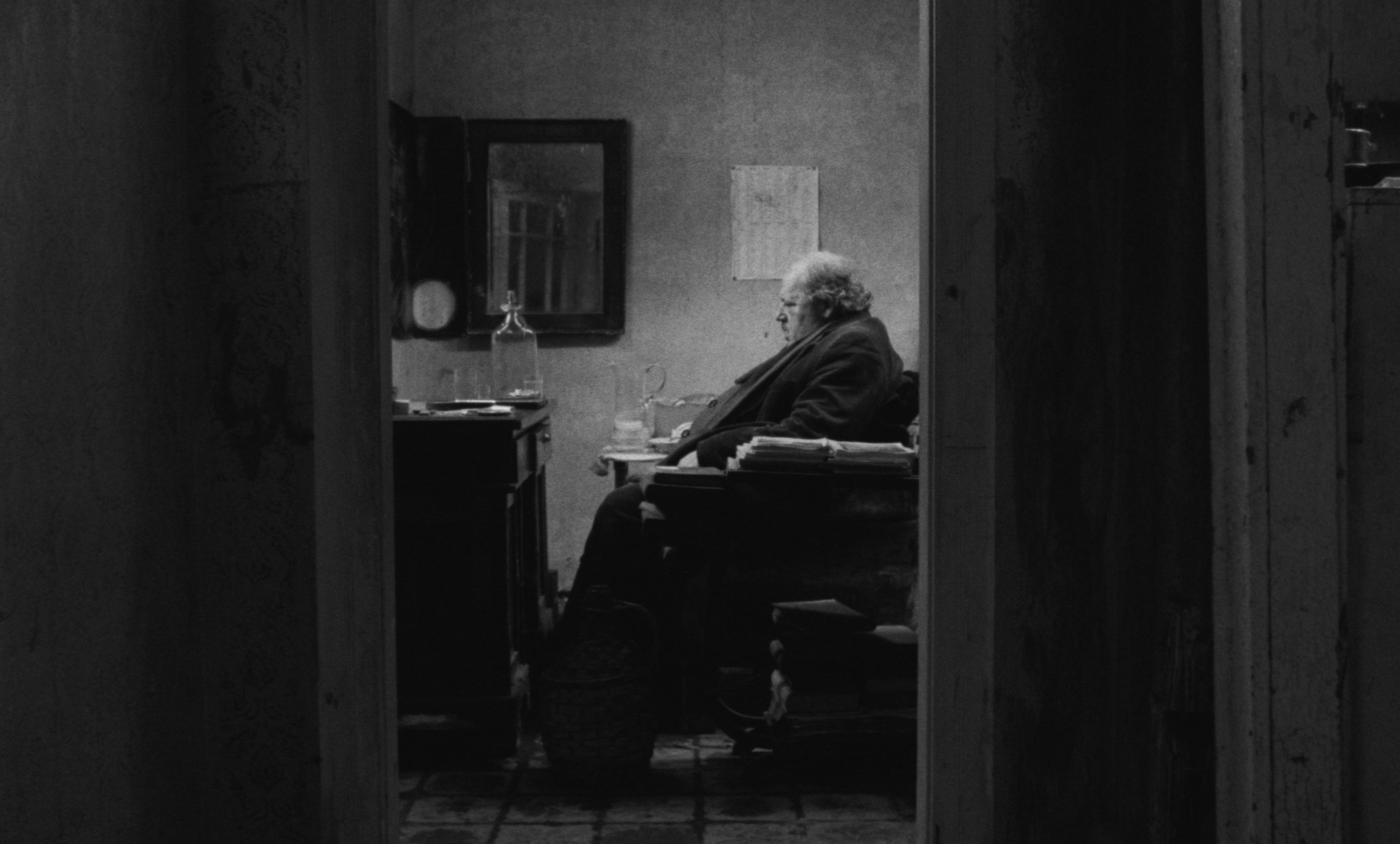 第3016回】泥濘と鐘の音――『サタンタンゴ』が切り開いた映画の地平