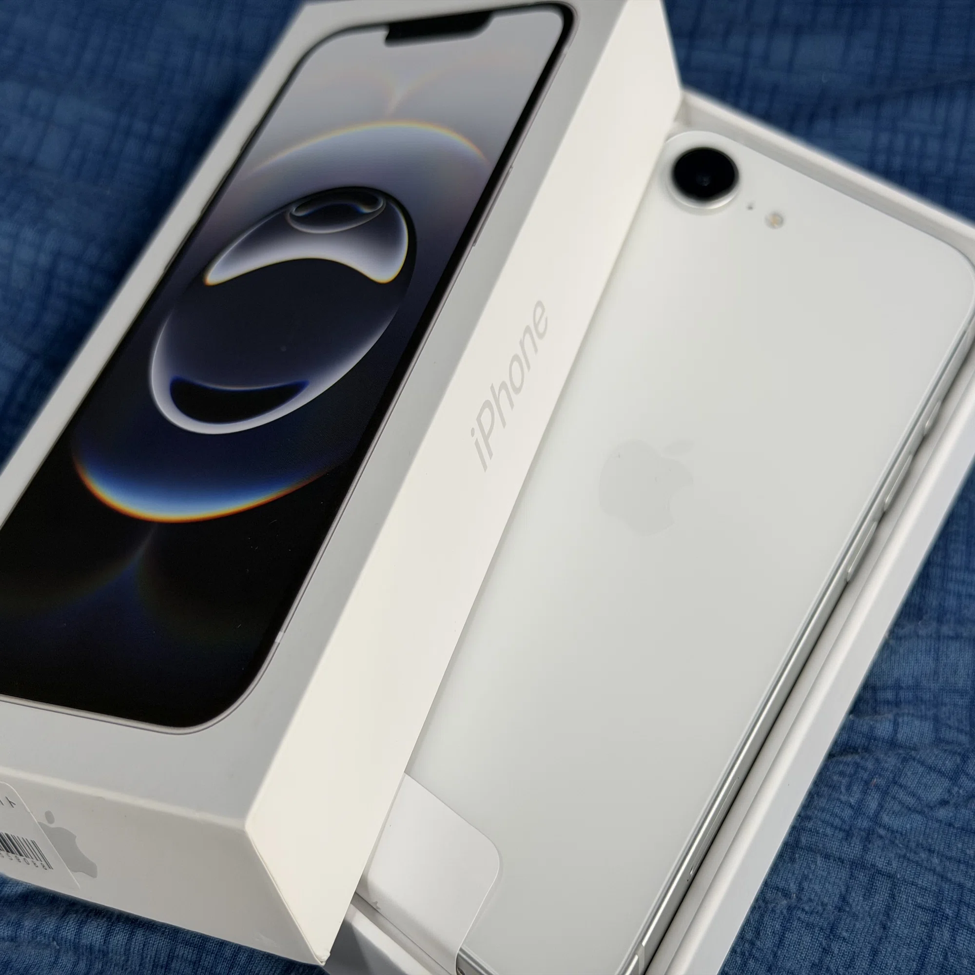 購入】 2025 Apple iPhone 16e 128GB ? 〜 基本性能を抑えた堅実さに 