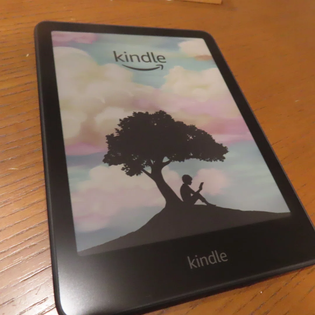 Kindle Colorsoft 16GB ブラック 純正カバー付（ヒスイ） Kindle Colorsoft購入。そして使ってみた感想｜ほの