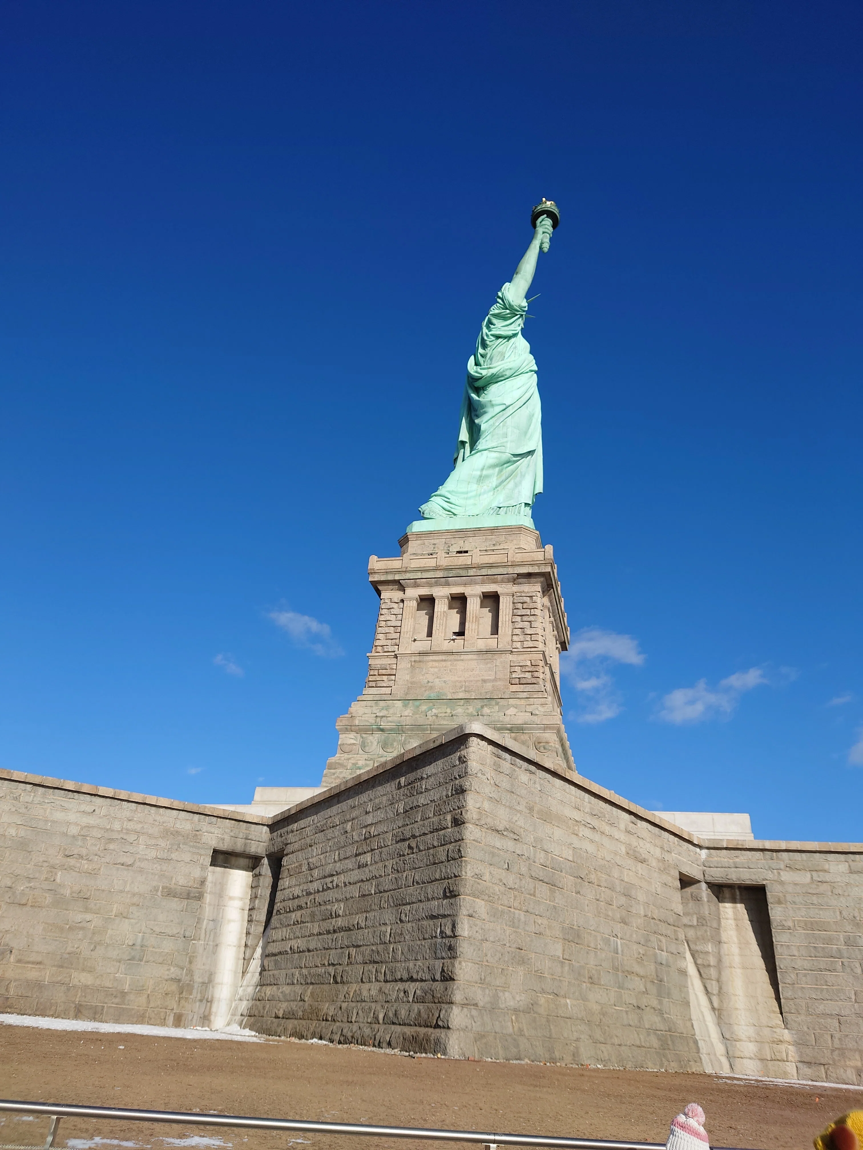 自由の女神（Statue of Liberty）へゆく｜○