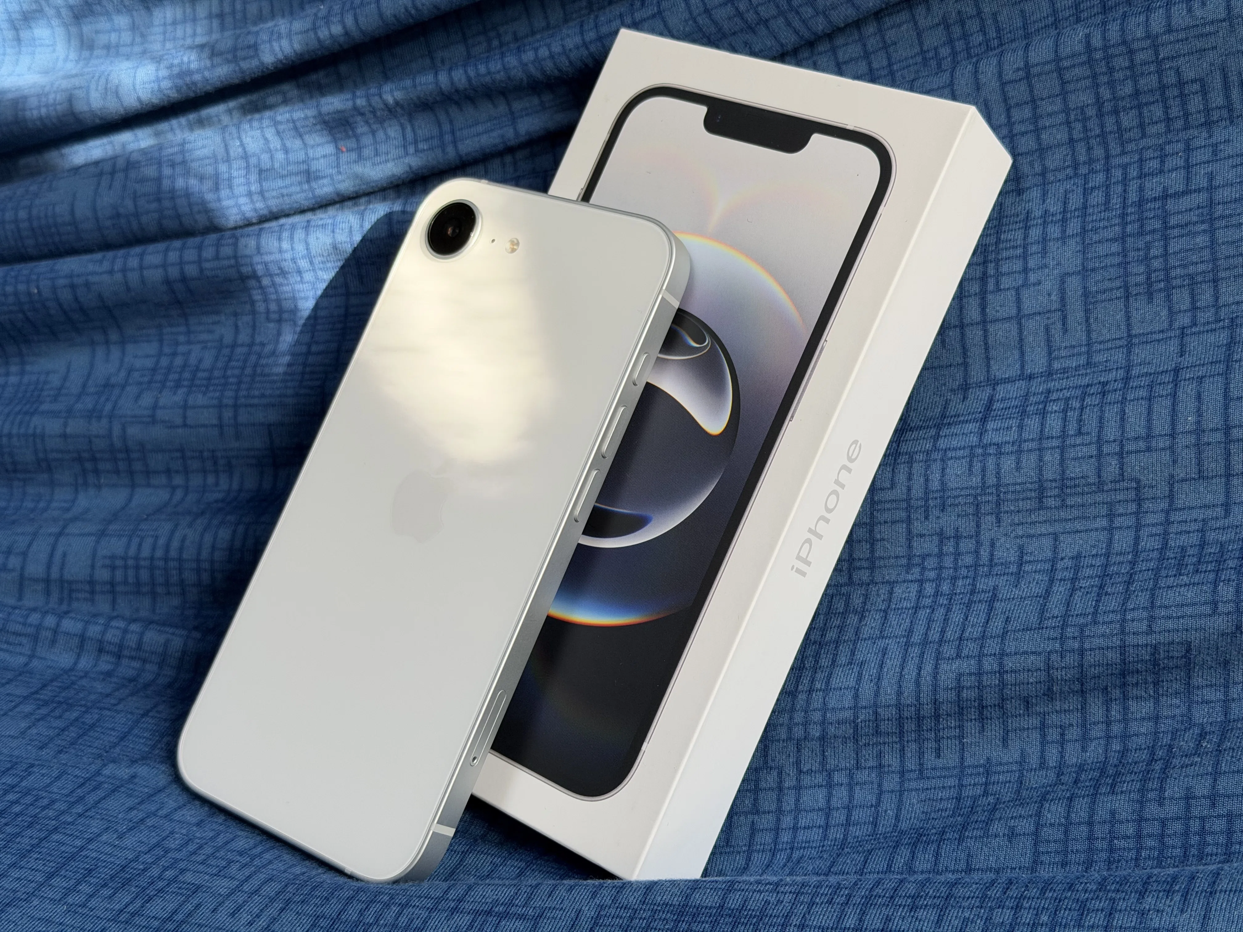 購入】 2025 Apple iPhone 16e 128GB 📱 〜 基本性能を抑えた堅実さに