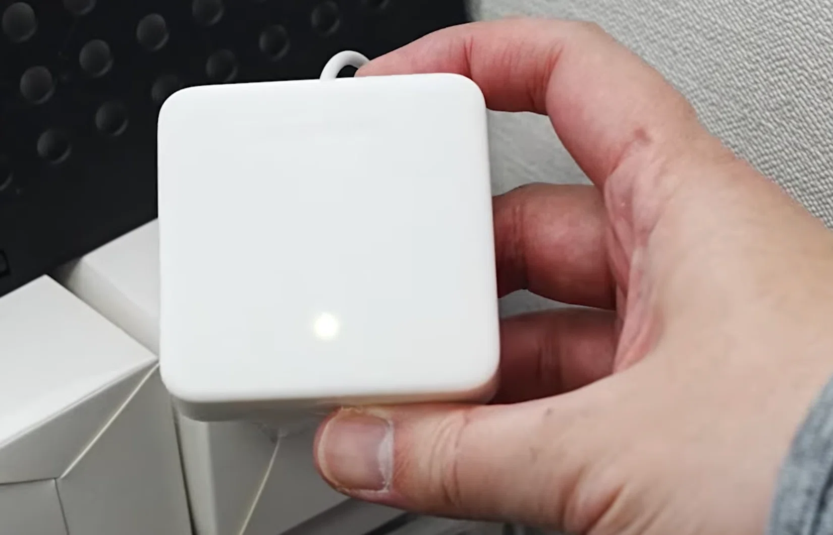switchbotハブ3レビュー。ハブ2との違い【スマート化が大型進化 