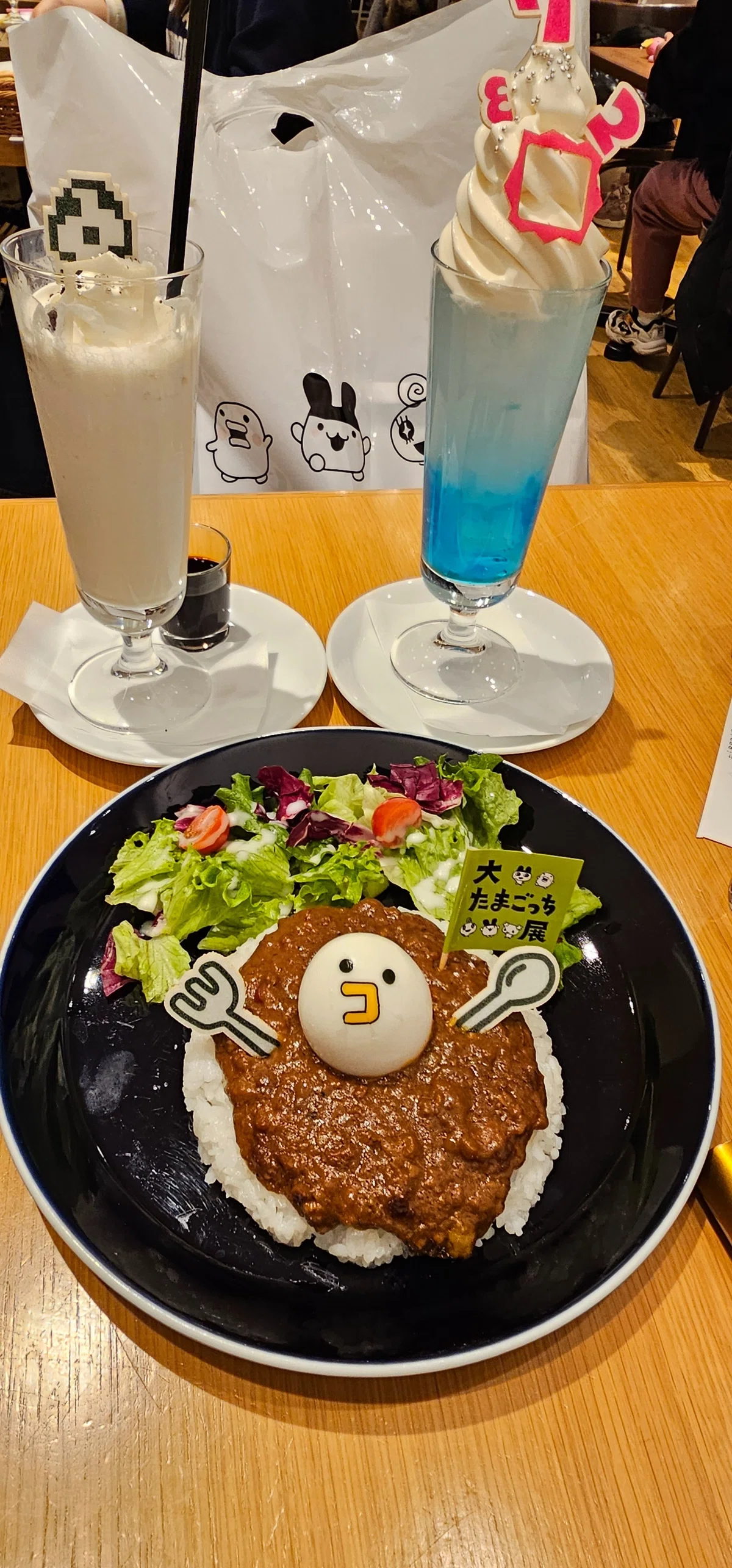 大たまごっち展のフードトラックとコラボカフェで色々食べてきた｜るみろく