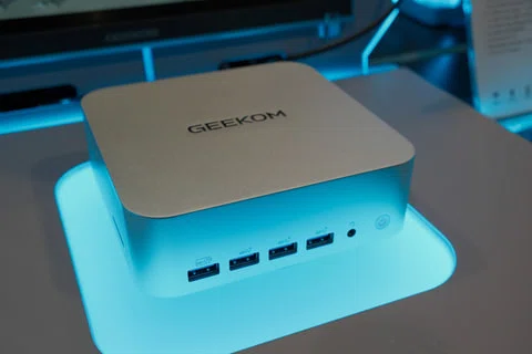 1kg切りノートPCだと…？GEEKOMがCES 2026で