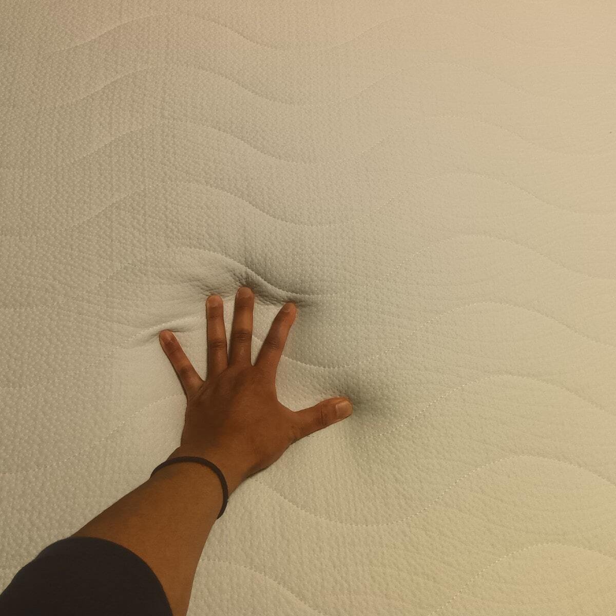 コアラマットレスプラス表面