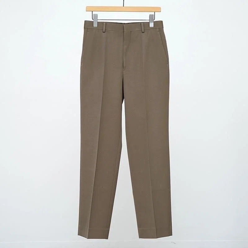 強さも、品も。AURALEEの定番。」｜THIRTY' THIRTY'