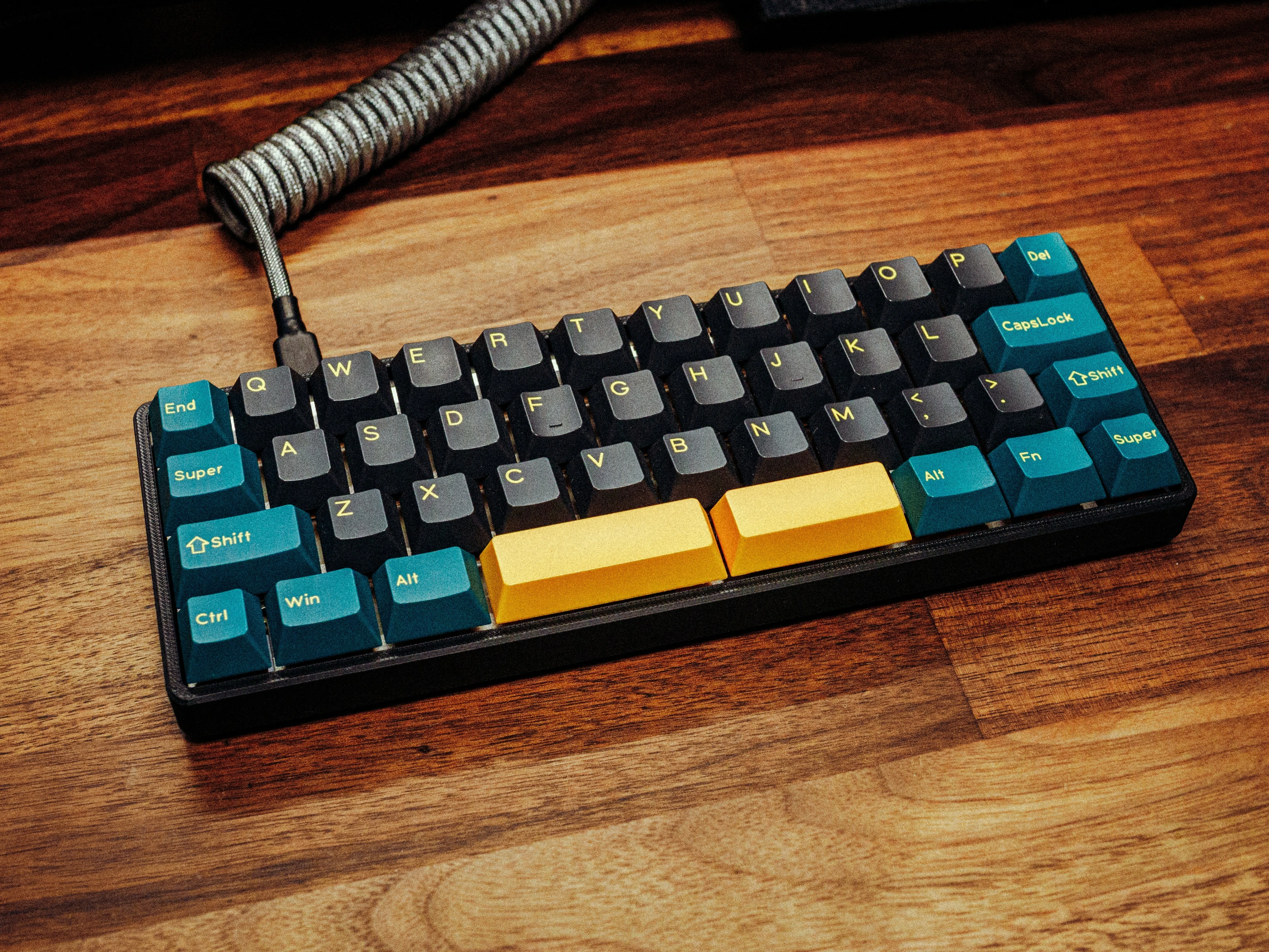 自作キーボード ALETH42が凄い｜つるはと
