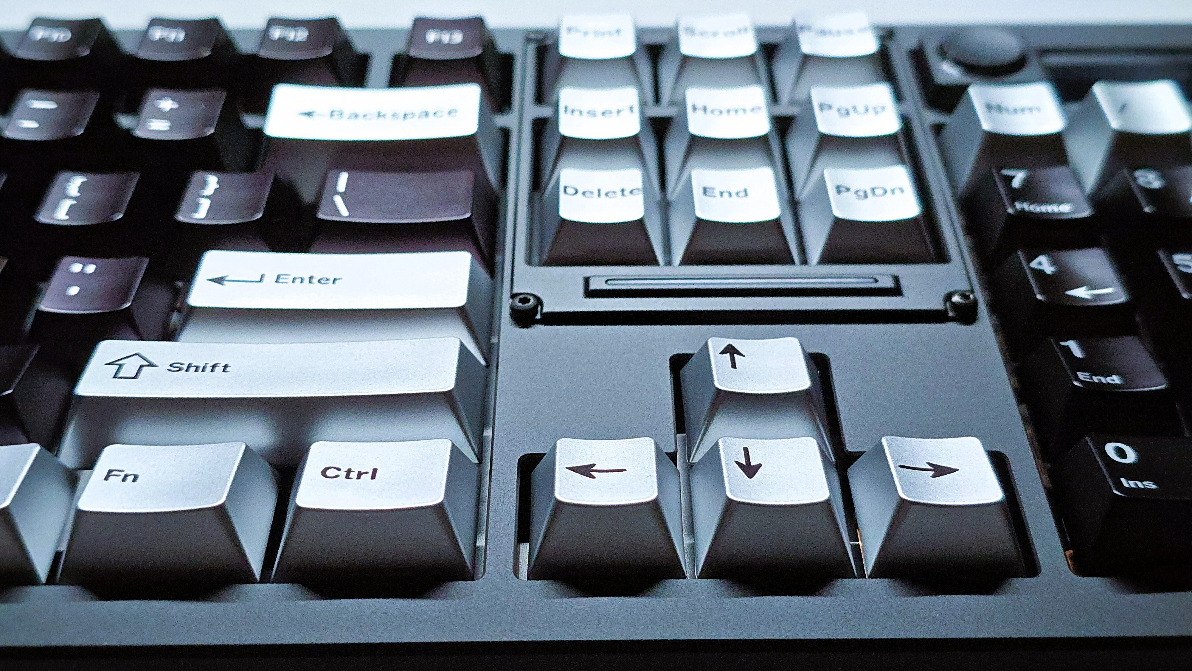 ヘビー（物理）なメカニカルでフルサイズのハイクオリティでギミック