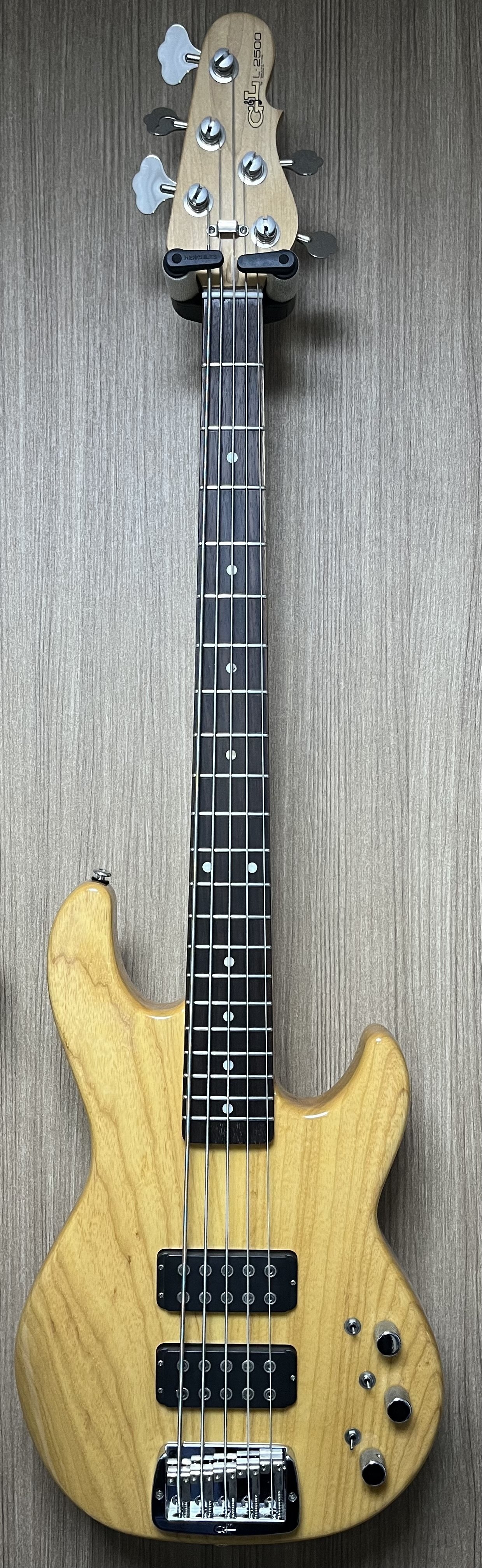 楽器】超ラッキーなG&L L-2500(USA)｜ベースおじさん人形〜ベース女子