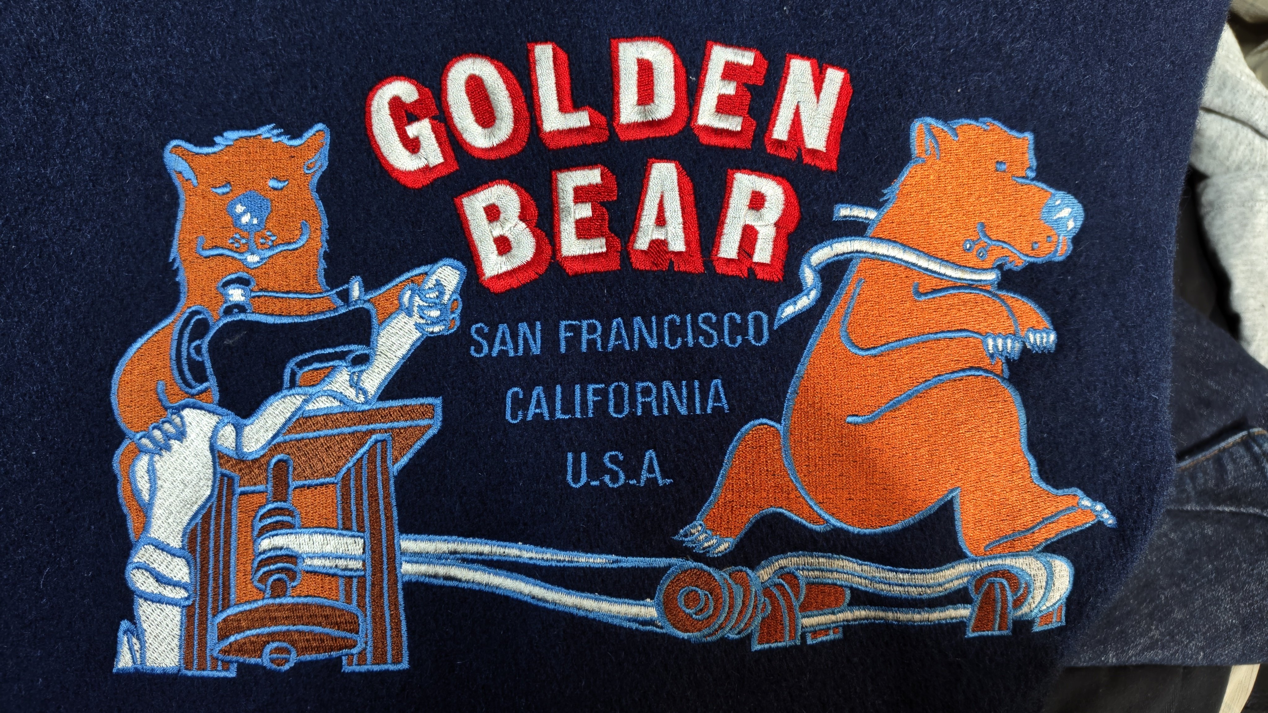GOLDEN BEAR🐻の袖革スタジャンをレスキューした🎉CALIFORNIA🧸MADE IN