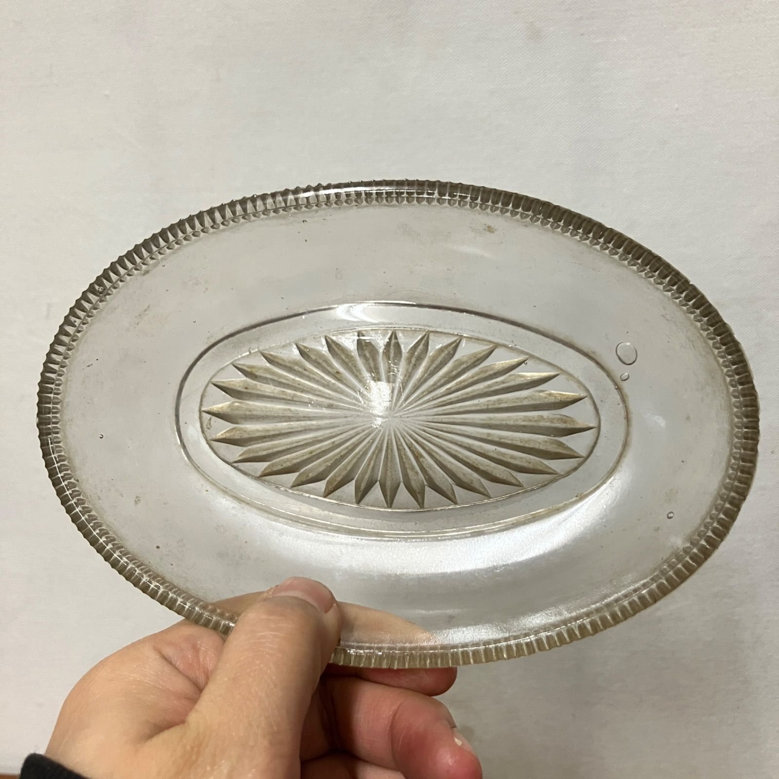 消えてしまった時代の色「ウラン」｜近代レトロガラスの世界（ウラン