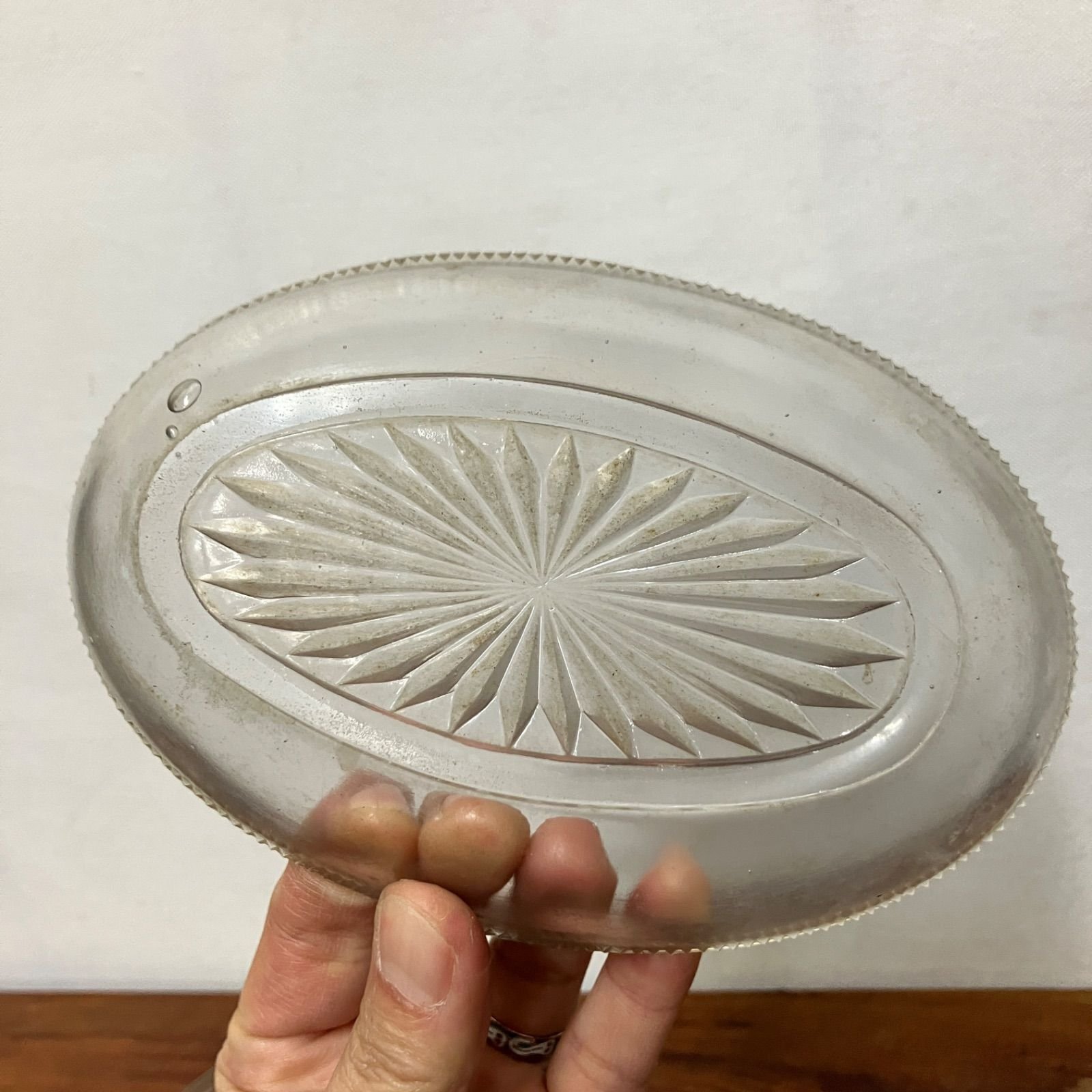 消えてしまった時代の色「ウラン」｜近代レトロガラスの世界（ウラン