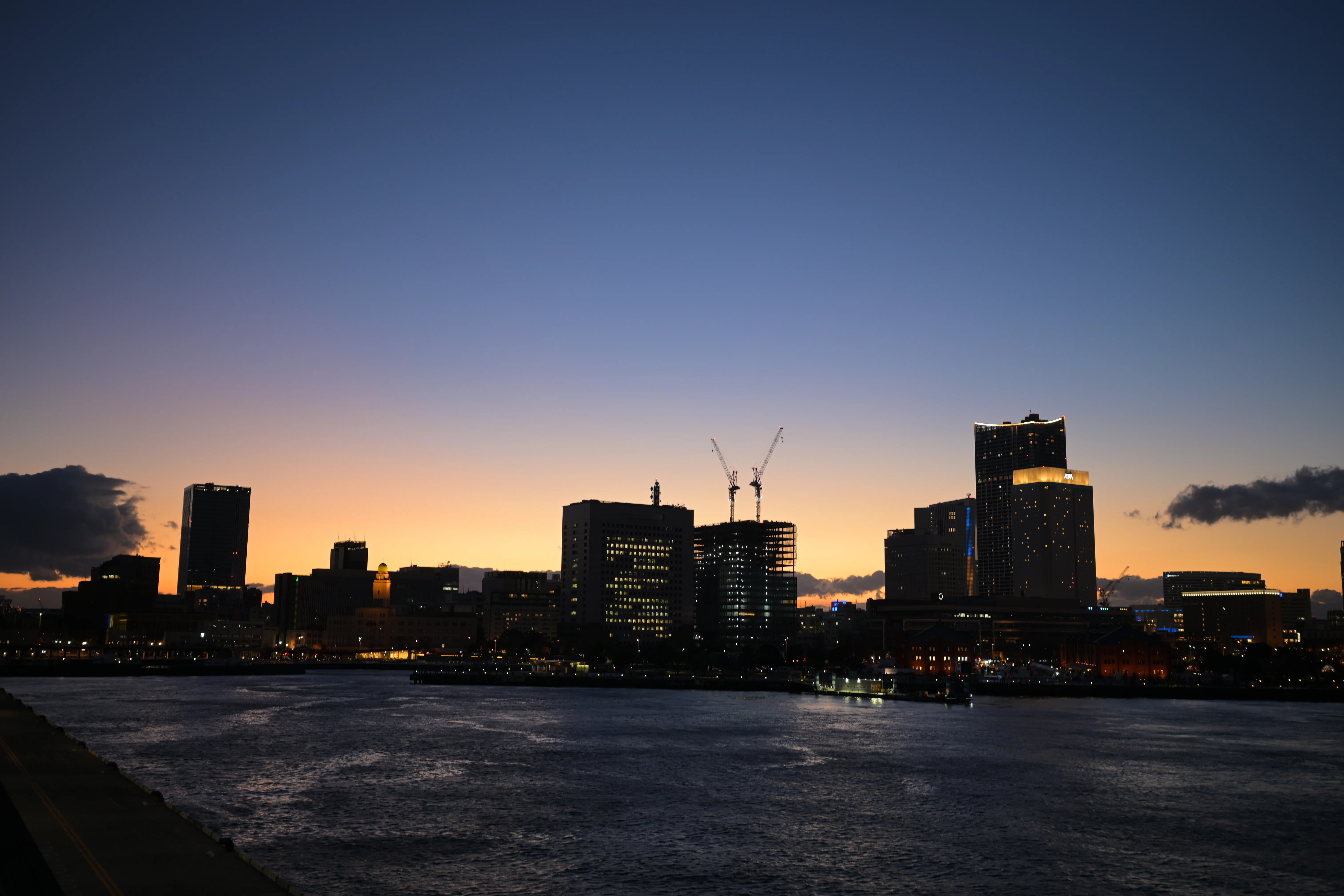 35mmf1.8Sで横浜夜景スナップしてみた｜sat