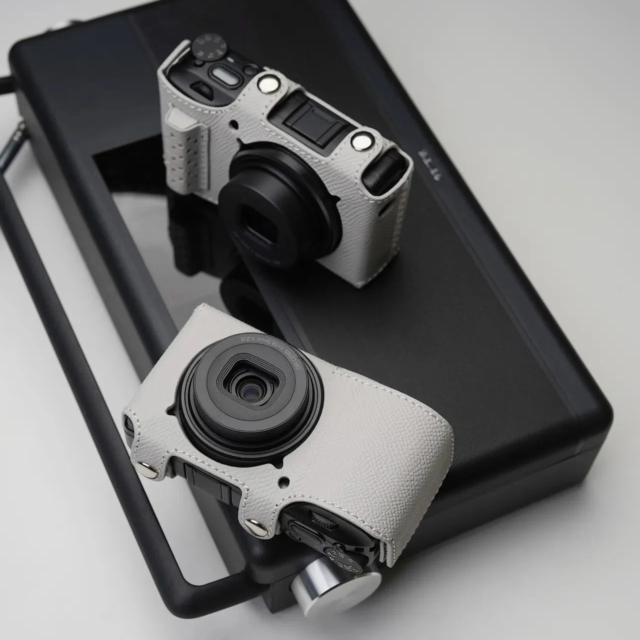 MR.STONE、RICOH GR III / GR IV 専用 本革ボディケースを発売｜MR.STONE