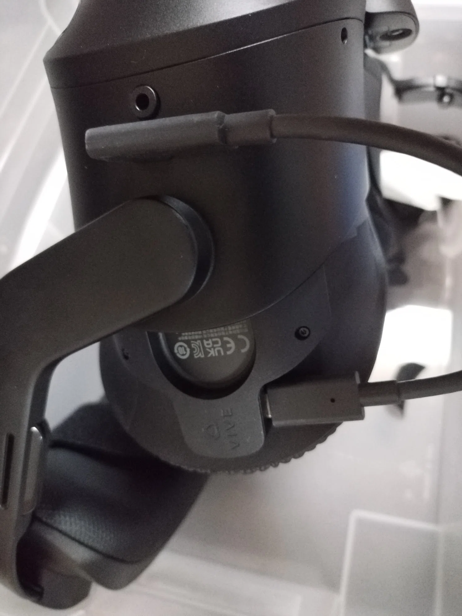 VIVE Focus3を「完全体」へ。アイトラ・フェイシャル追加後のVRChat