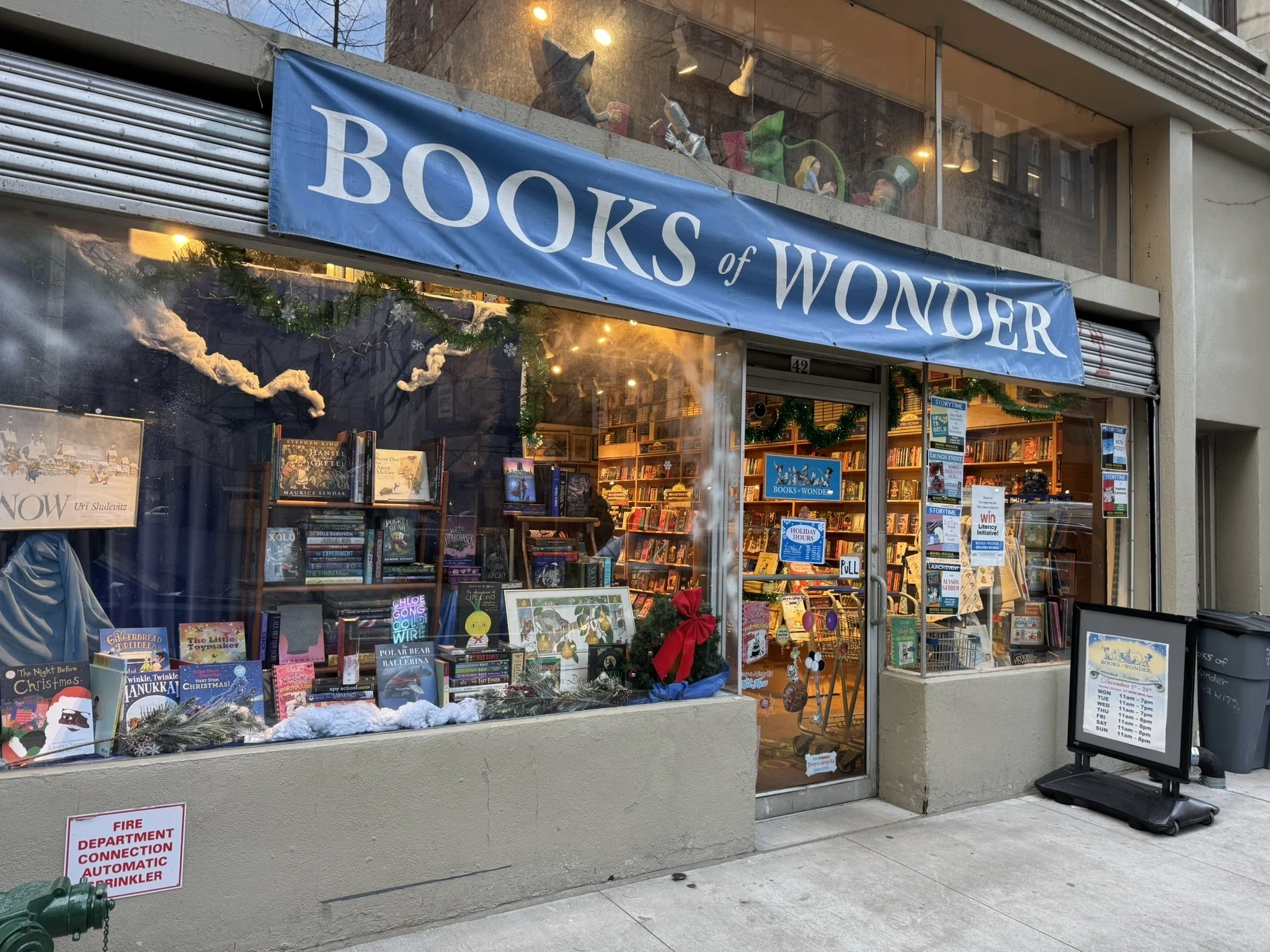 NY書店紹介】BOOKS of WONDER: マンハッタンにある児童書の専門店｜Cymbal