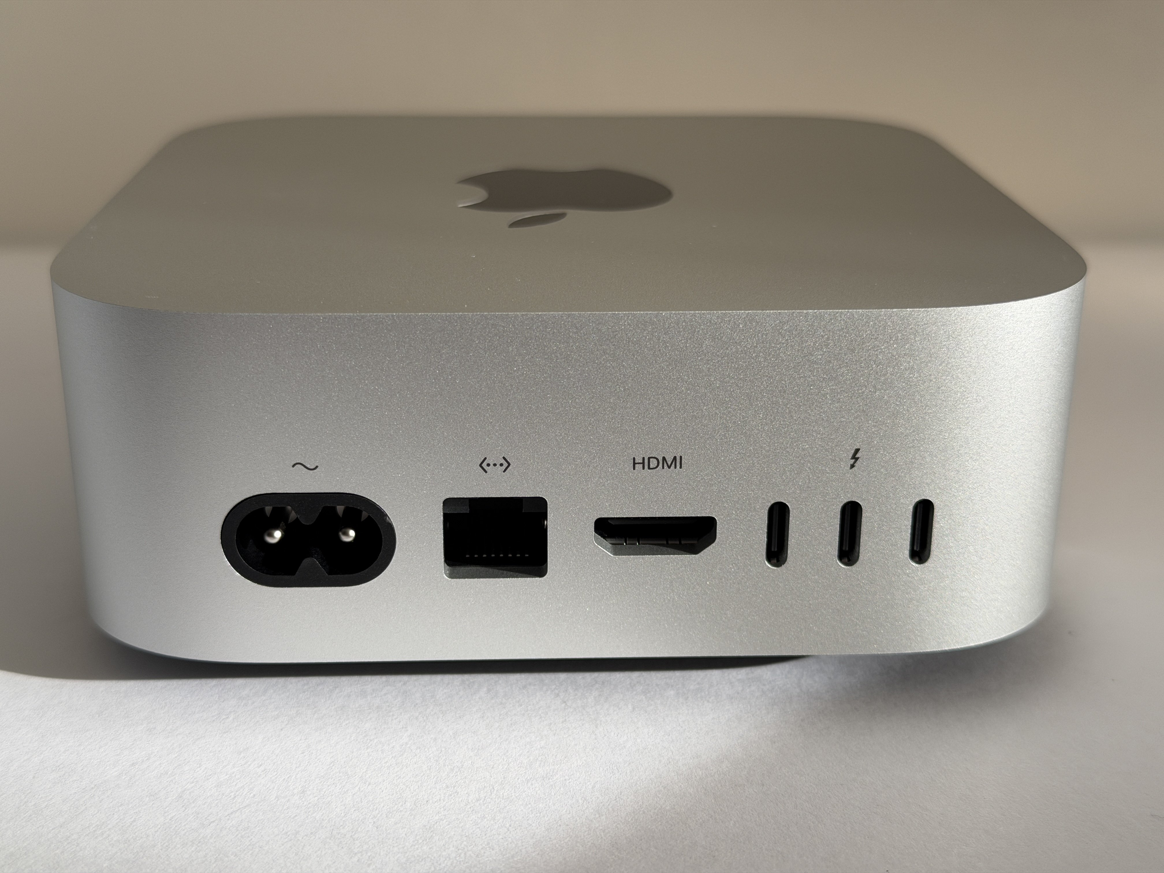 ガジェット｜Mac mini 開封。USB-Aがなくて立ち止まった話（ドッキング
