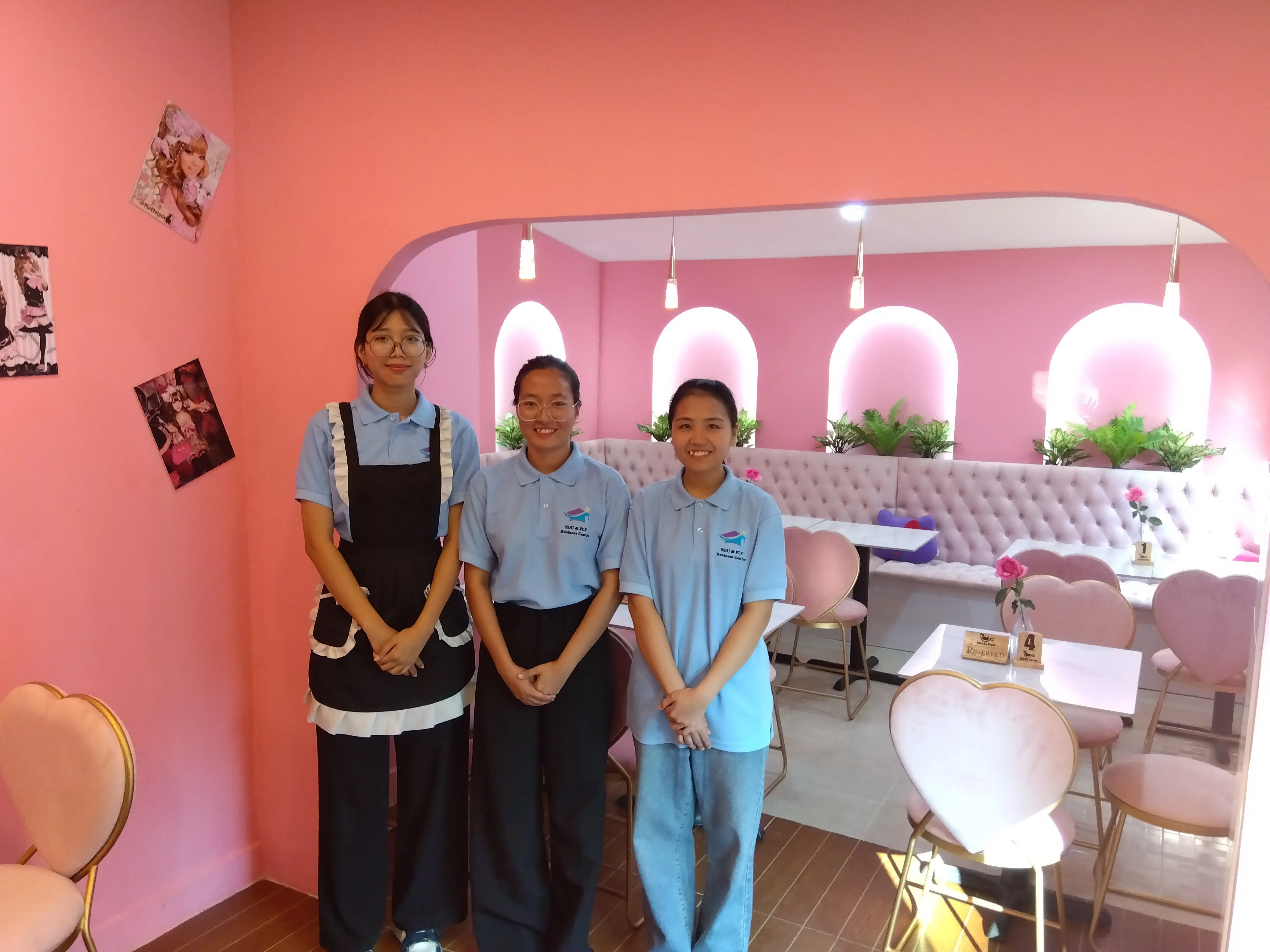 ヤンゴンでおいしくてギャルになれるCafe☕(๑ơ ₃ ơ)🎀（特定技能OJT