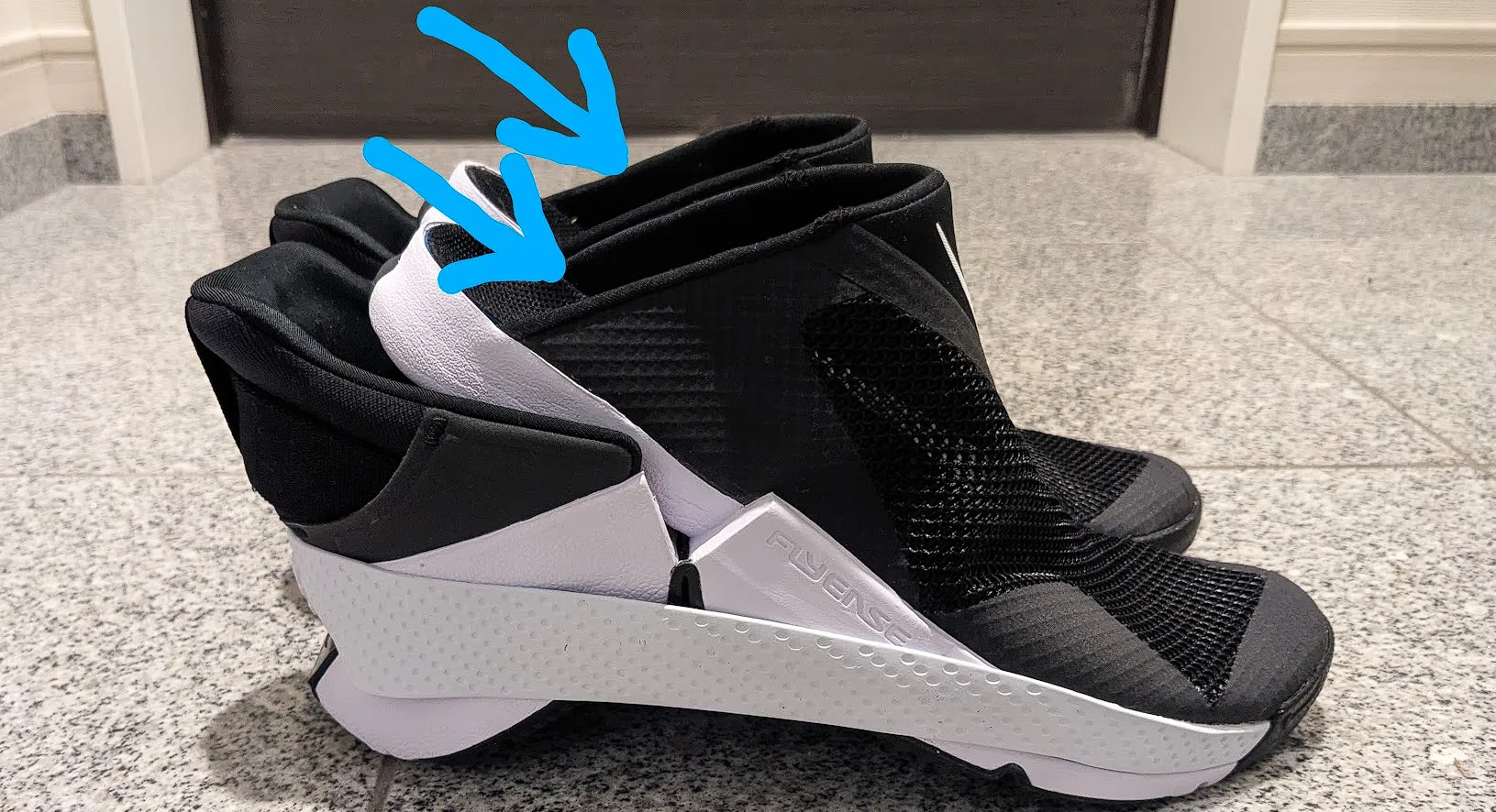 安くなっているNike GoFlyEaseを買う(もしくは女性用シューズを男性が 