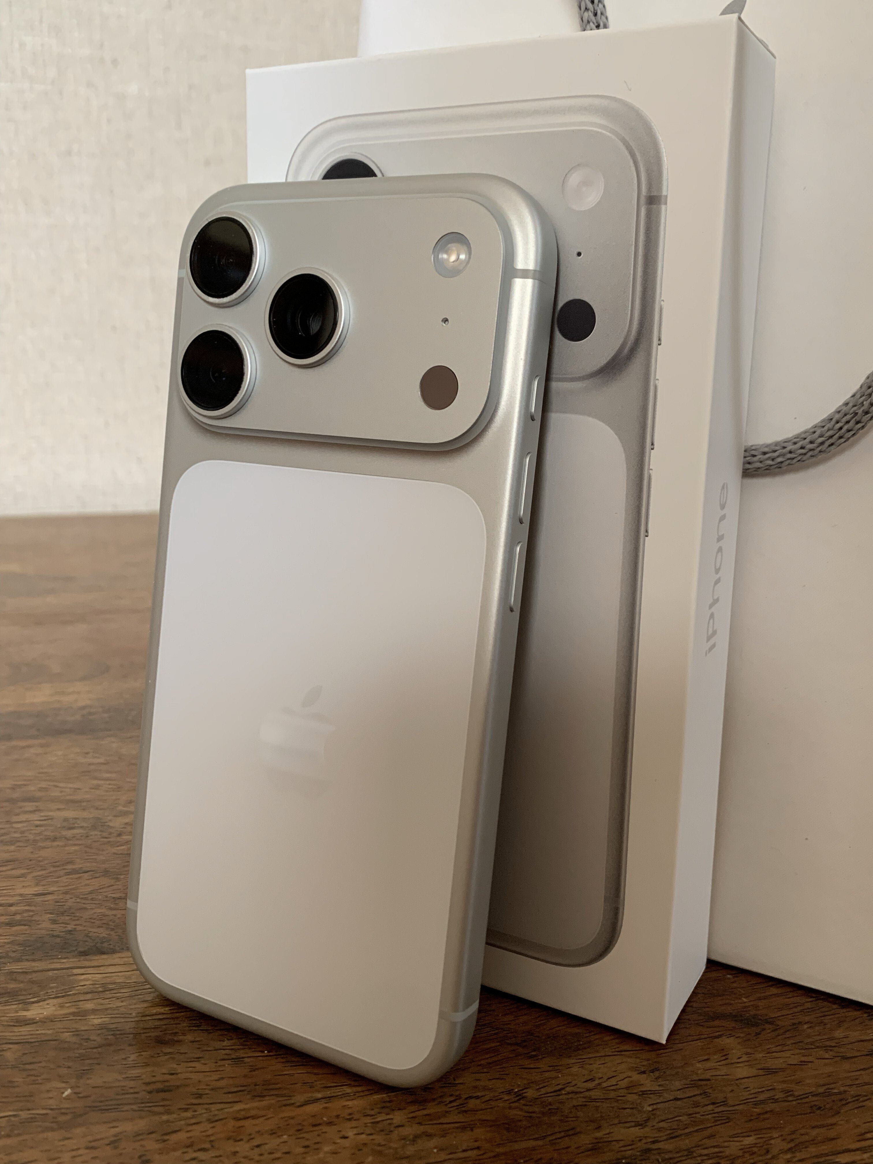 5%OFF】iPhone 17 Pro 512GB シルバー｜Apple Store福岡購入・未使用級