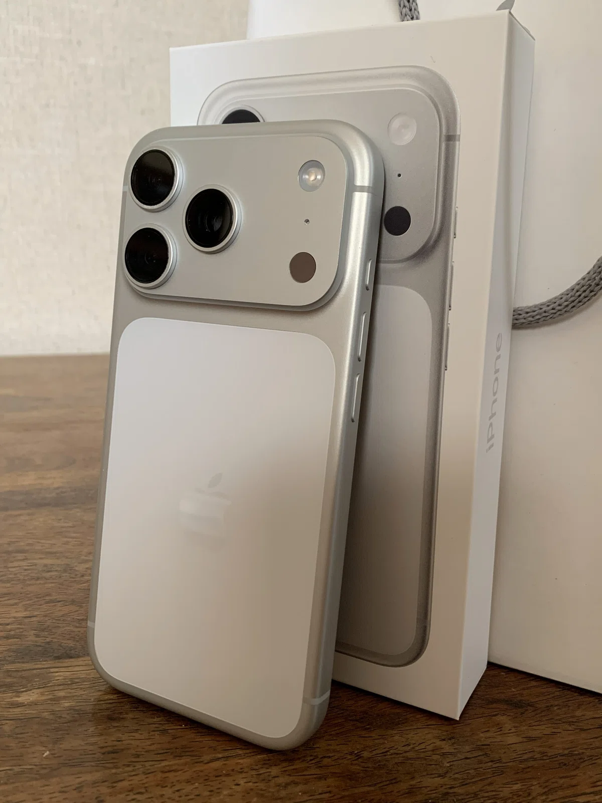 5%OFF】iPhone 17 Pro 512GB シルバー｜Apple Store福岡購入・未使用級 