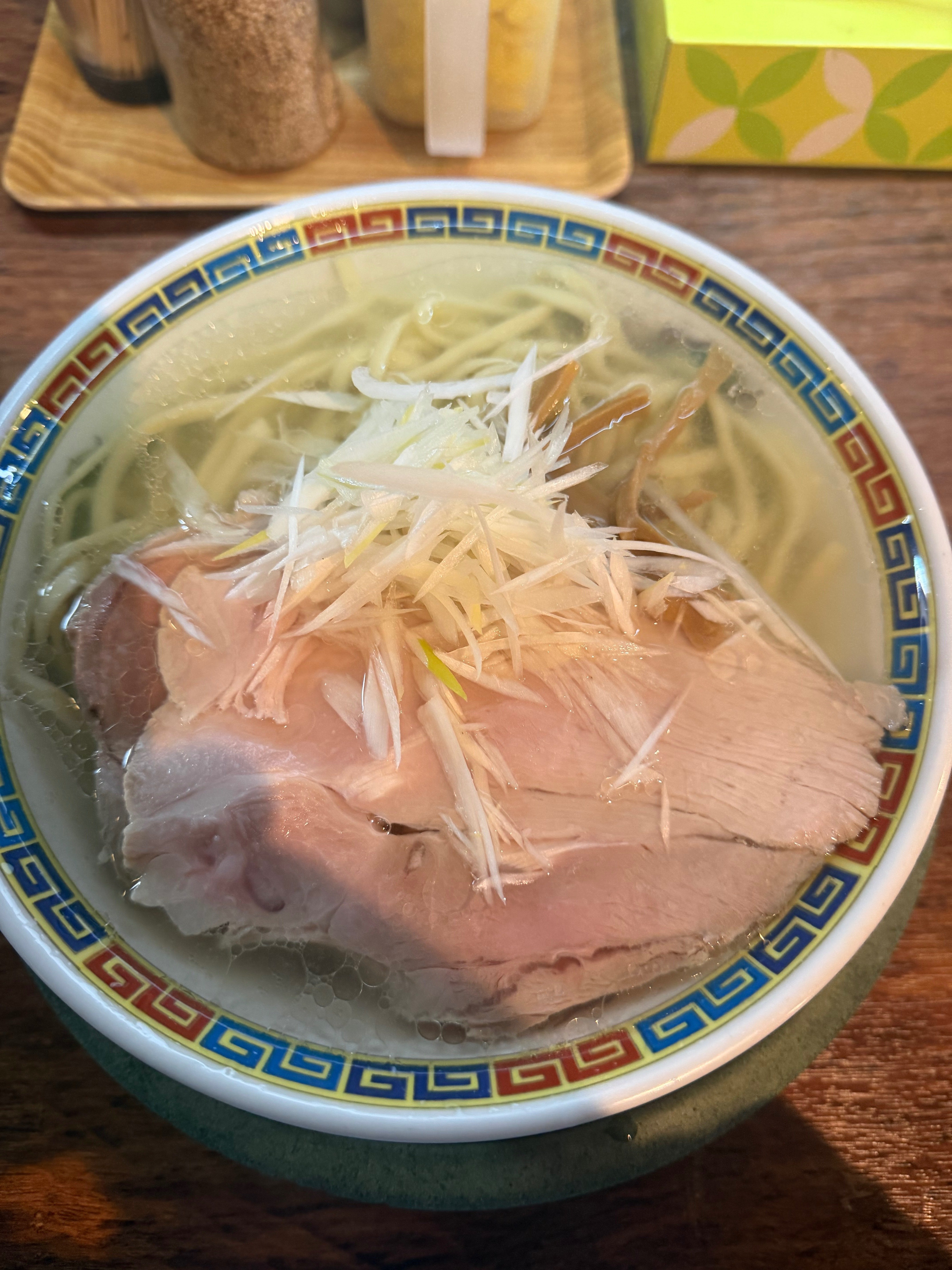 限りなく透明に近い豚骨｜かいざぁ