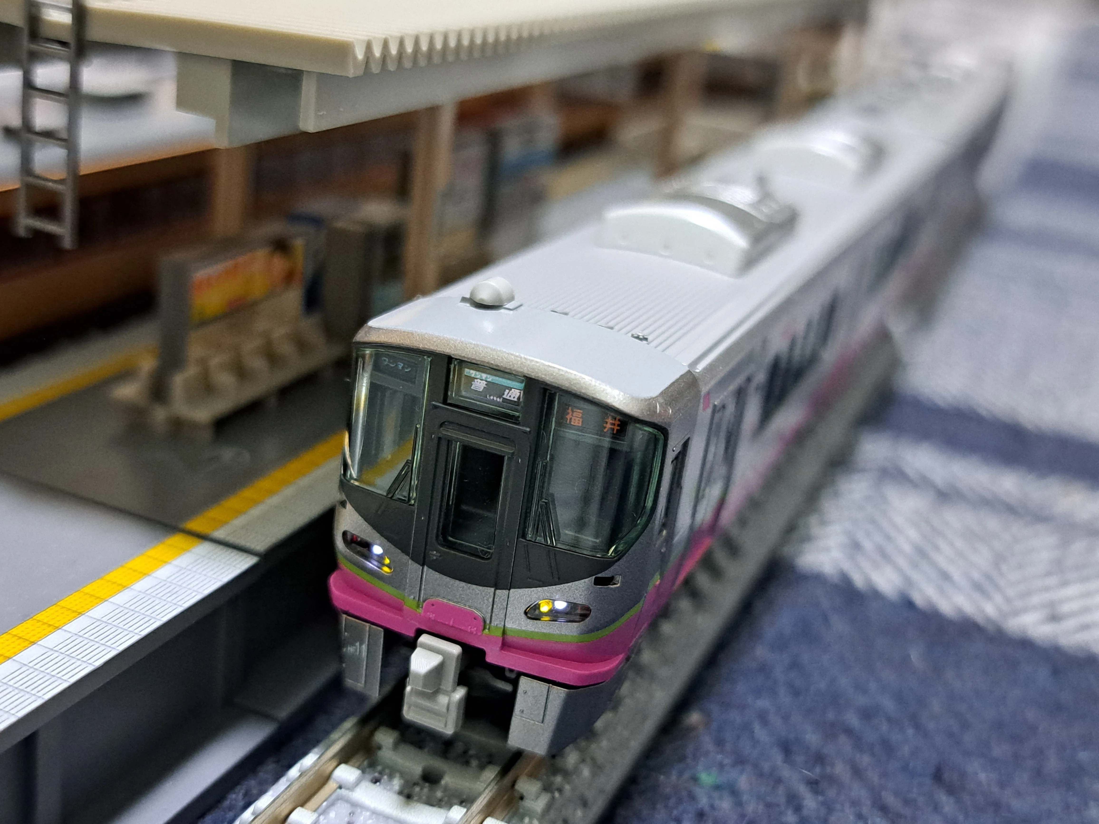 鉄道模型 KATO ハピラインふくい521系 入線｜ワンチャンス