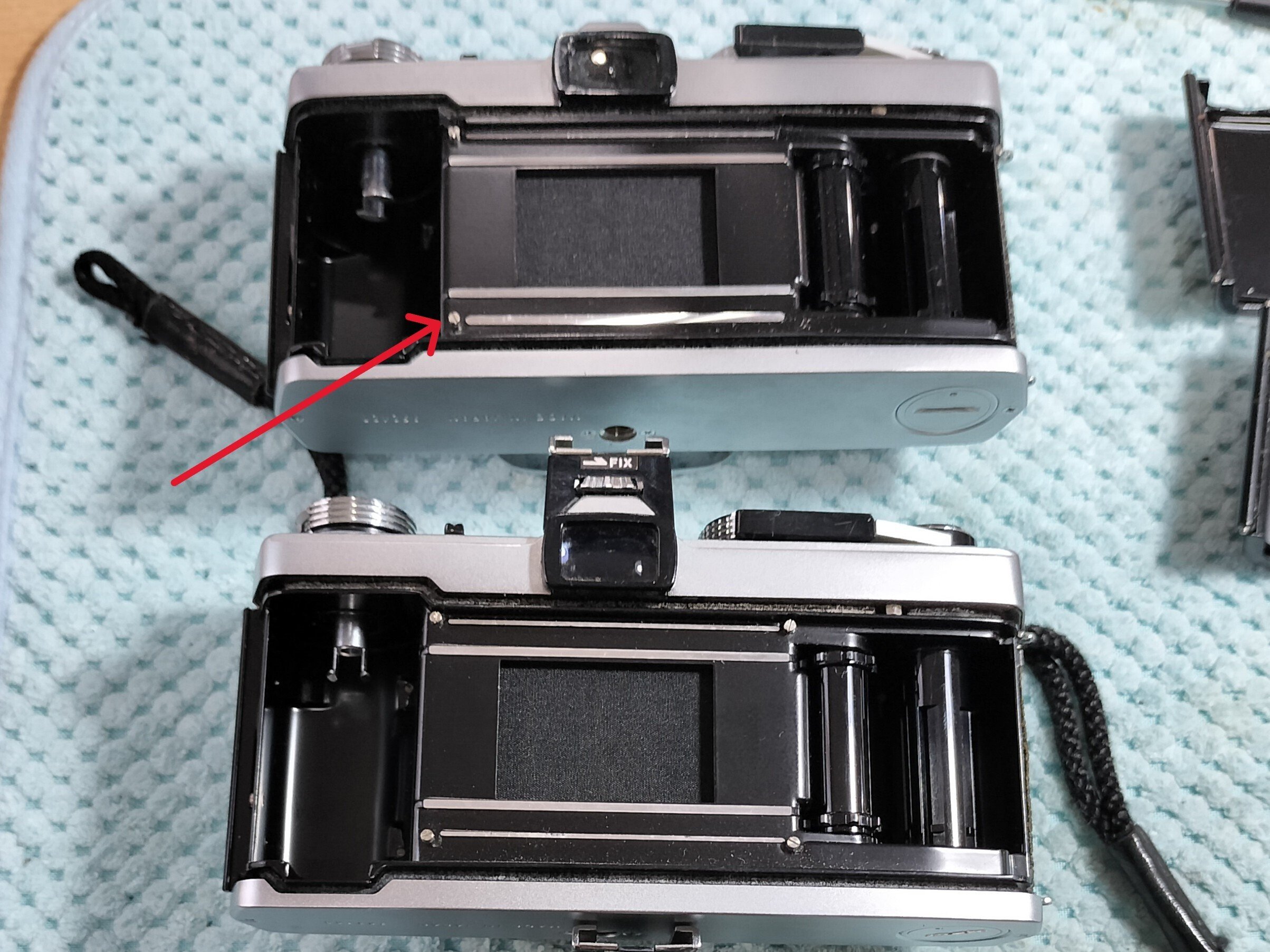 Olympus M-1の分解｜フィルムカメラ修理のアクアカメラ