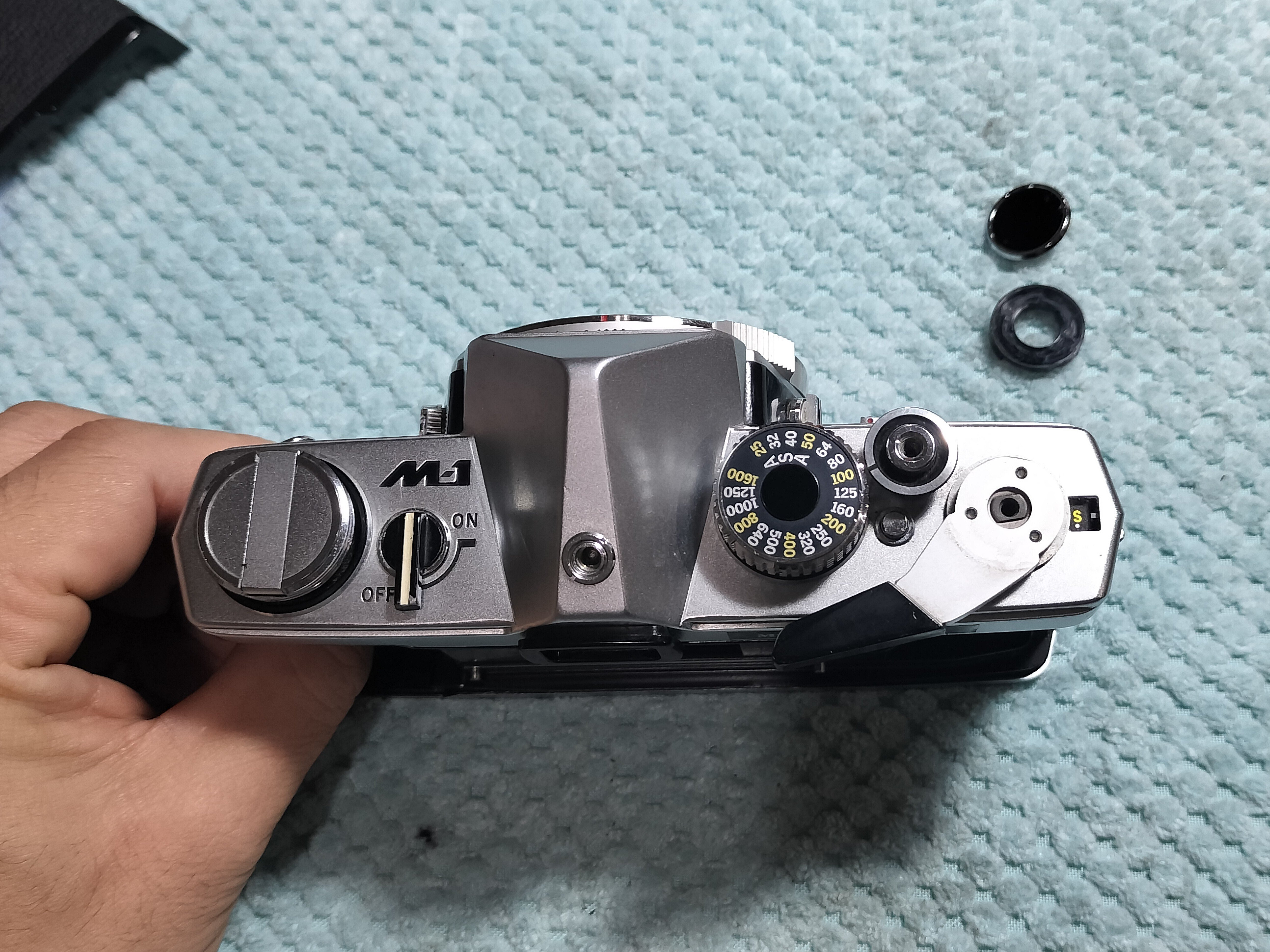 Olympus M-1の分解｜フィルムカメラ修理のアクアカメラ