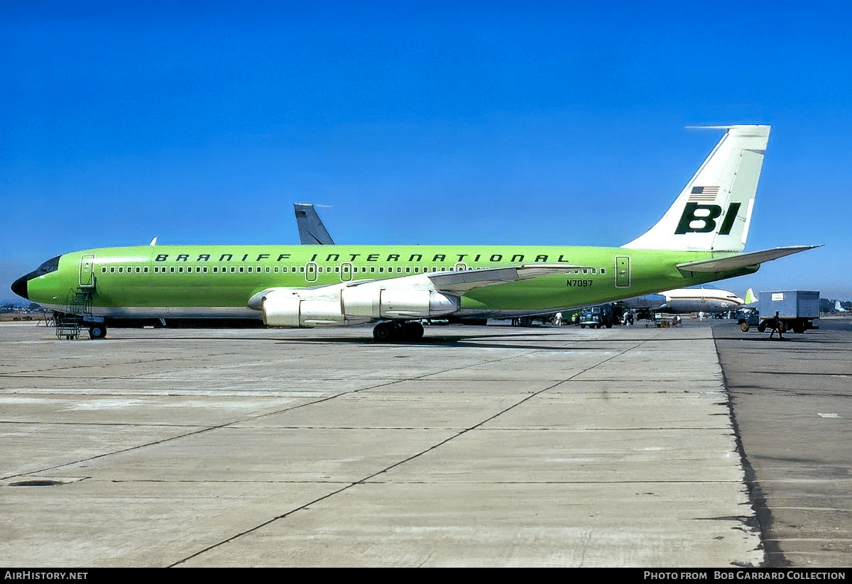 大好きなエアライン ②BRANIFF カラフル・ポップな機体が空を飛ぶ