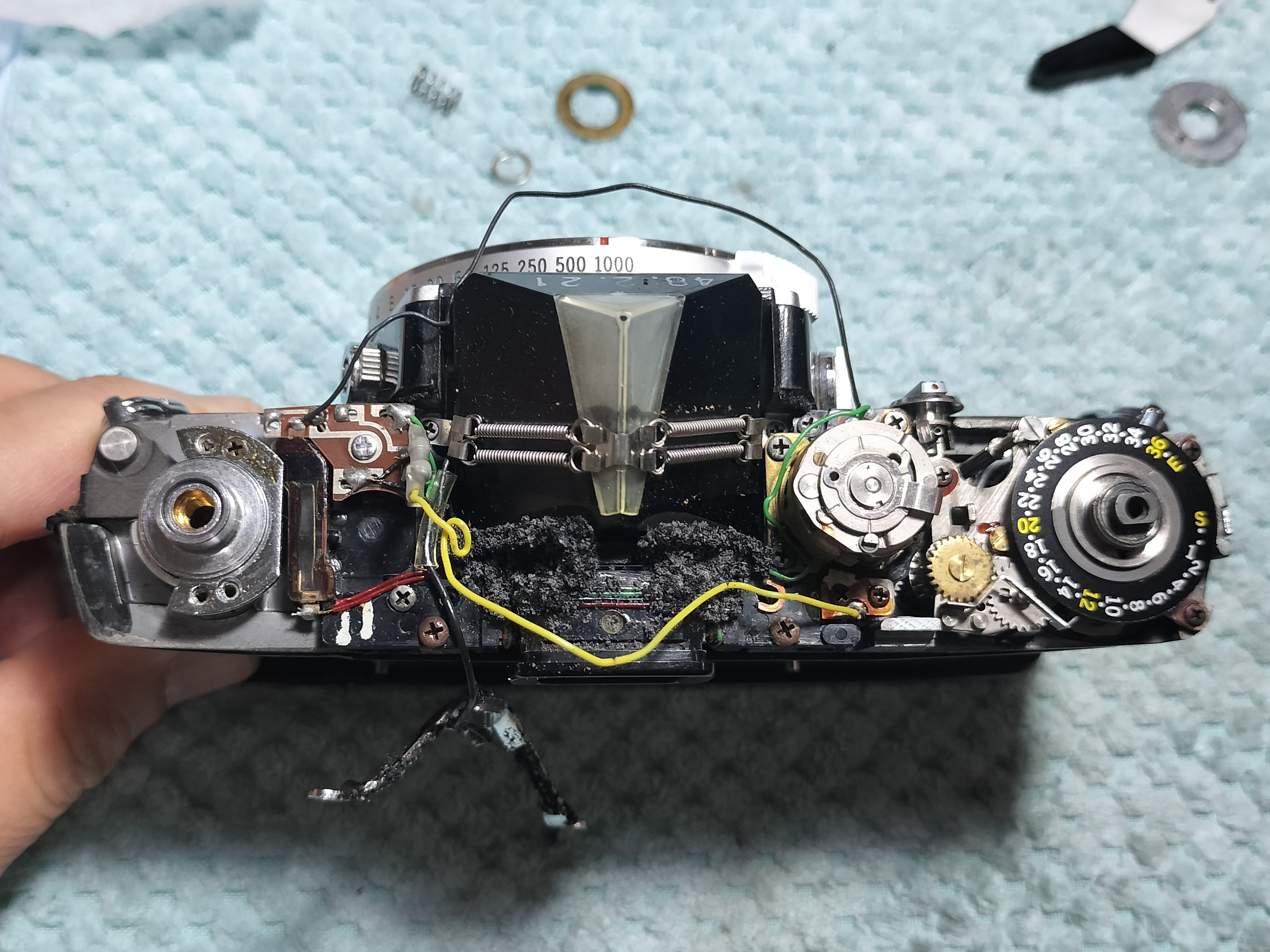 Olympus M-1の分解｜フィルムカメラ修理のアクアカメラ
