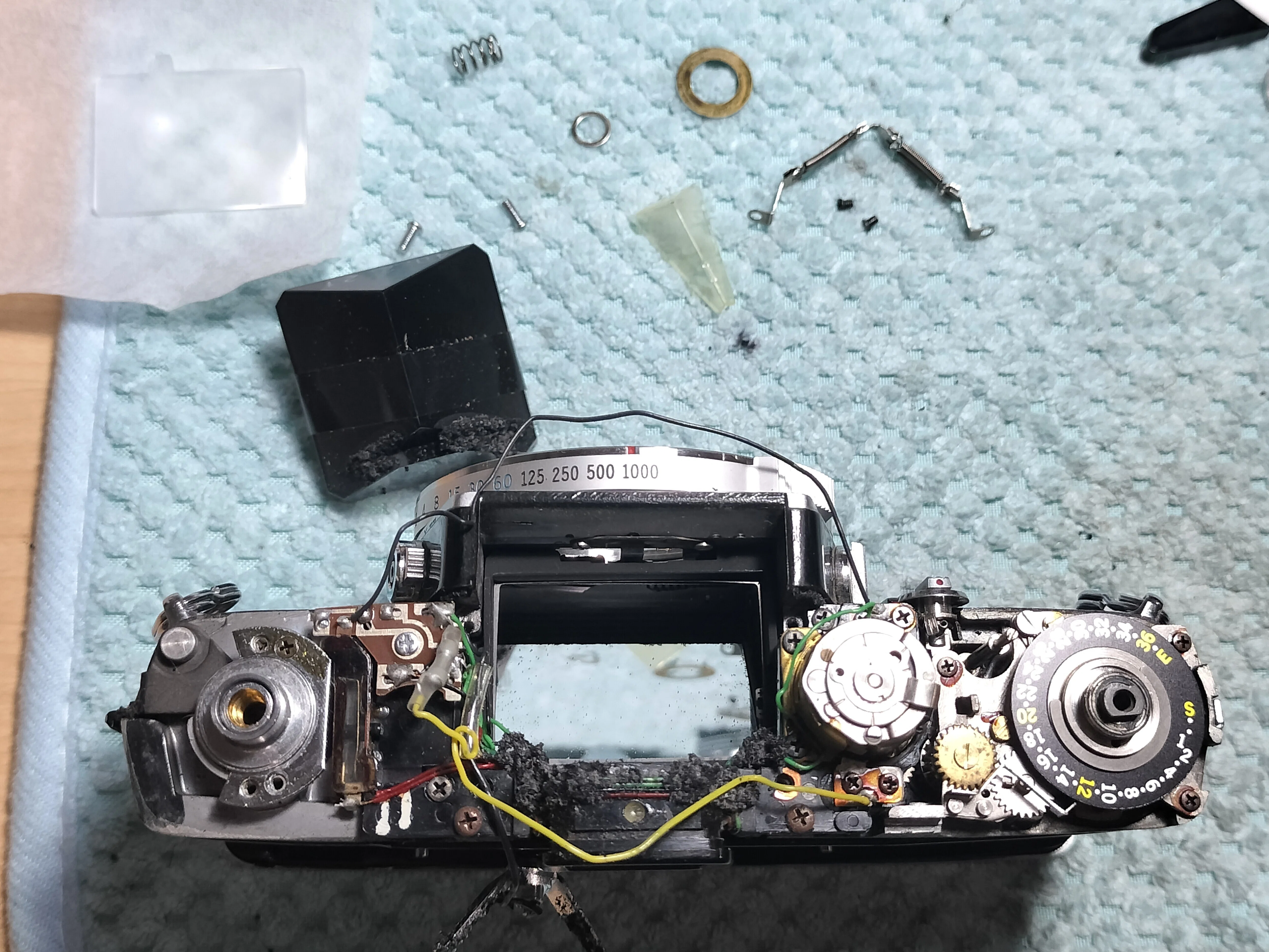 Olympus M-1の分解｜フィルムカメラ修理のアクアカメラ