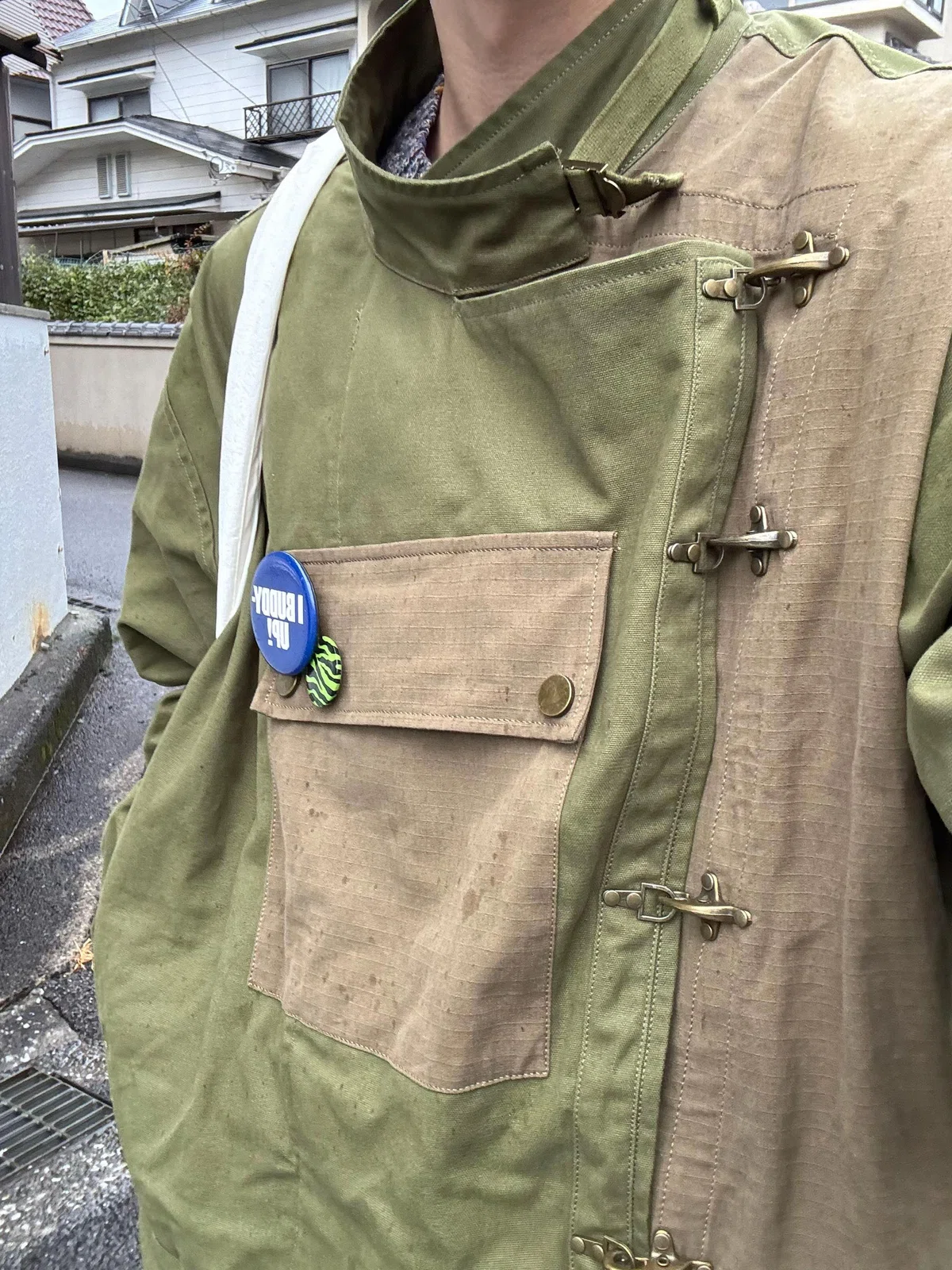 シンプルな服はボタンで惹きつけろ！｜Karakubuyofficial