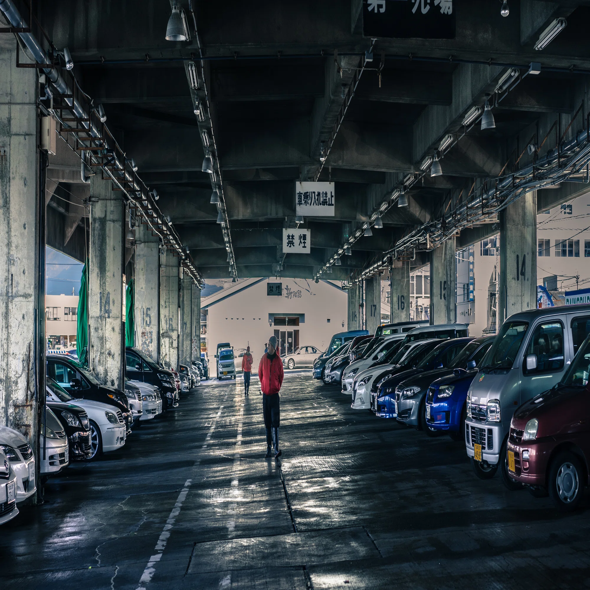 沼津 漁港 駐 車場