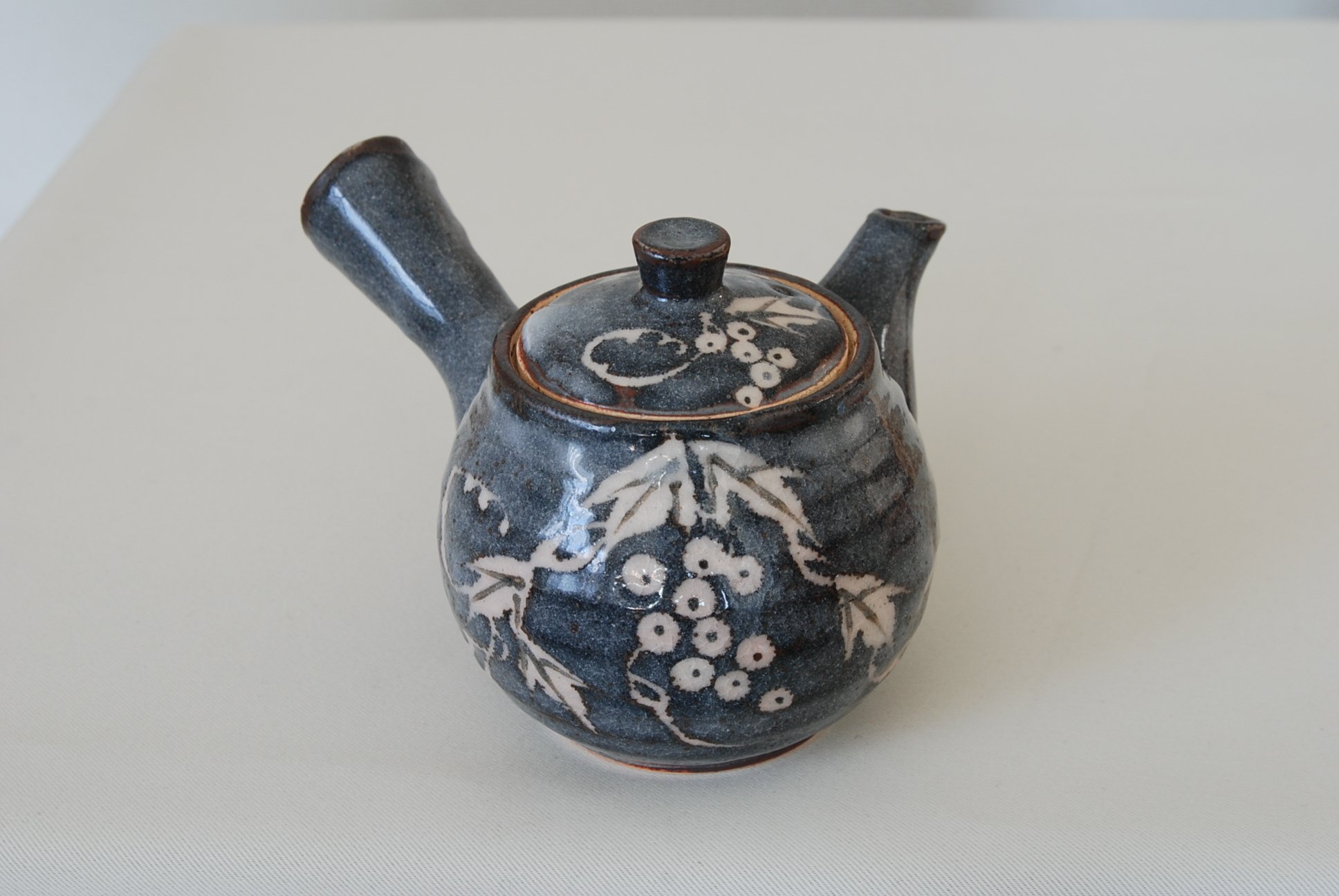 酒器 彩泥線象嵌 丹波｜ズレタこ