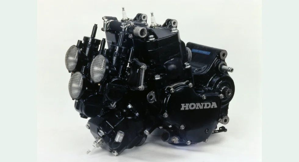 動画解説つき】なぜホンダはV3エンジンを選んだのか？NS500開発の舞台