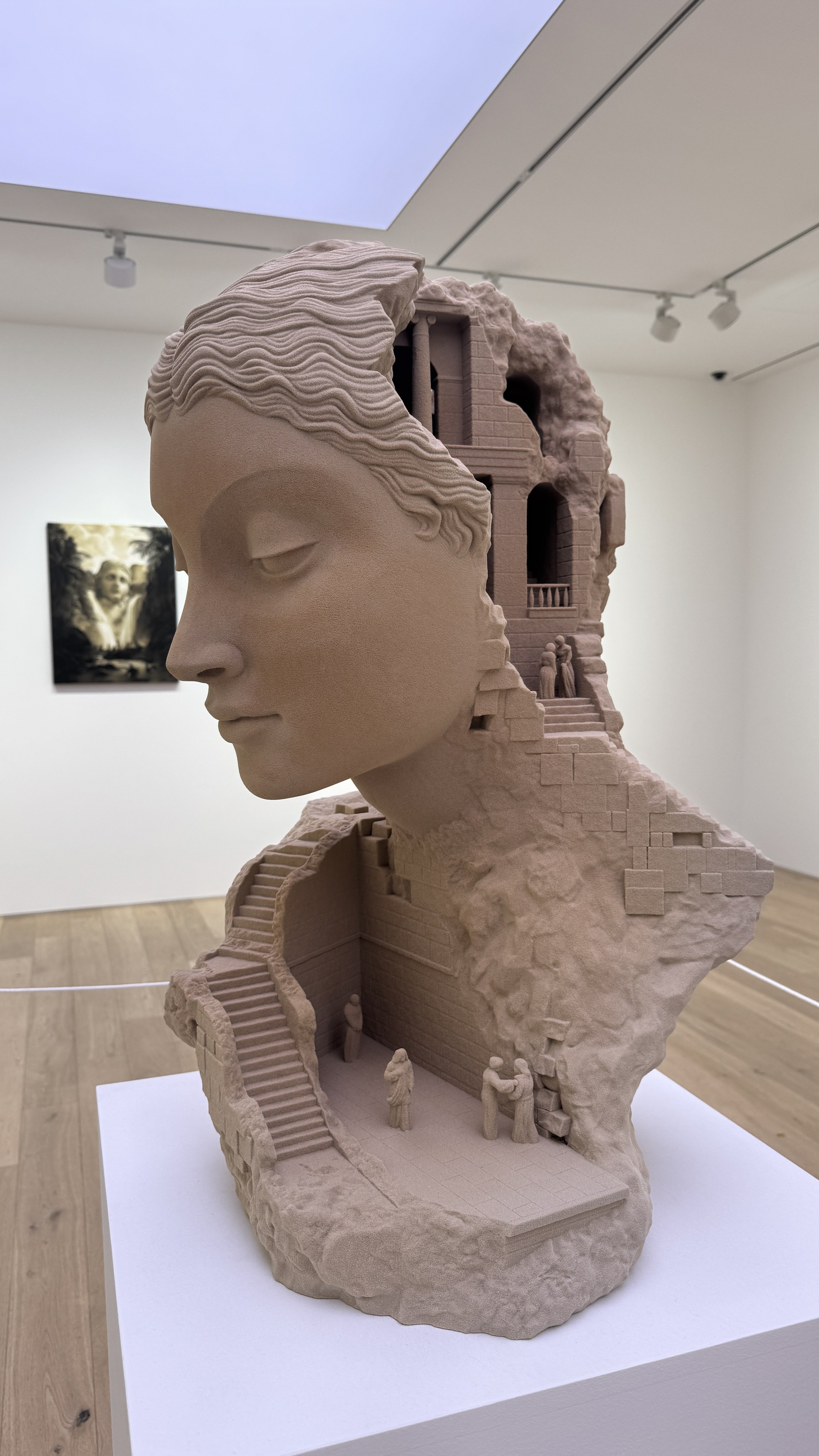 未来から発掘された現在──ダニエル・アーシャム「Memory