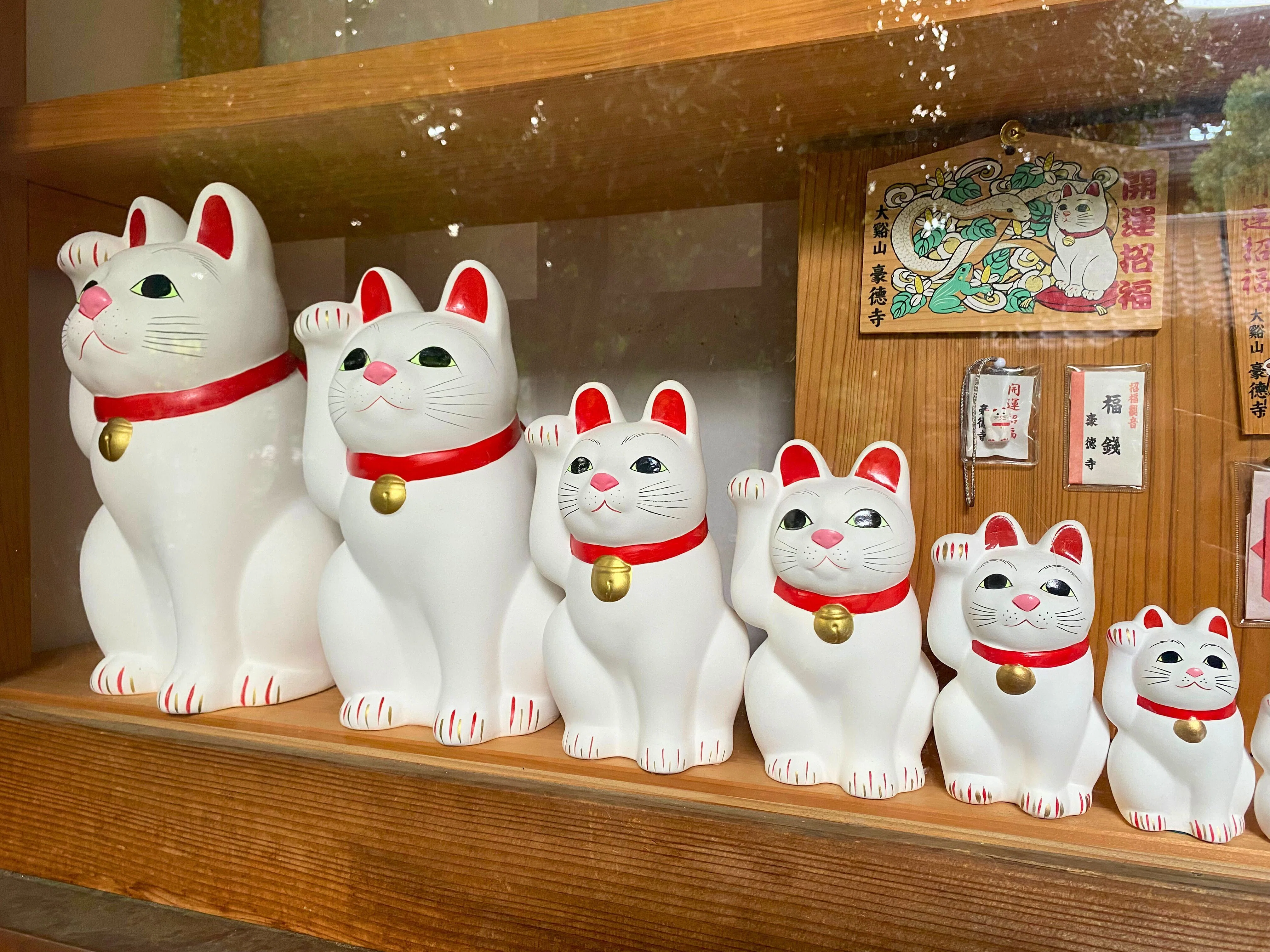 豪徳寺の招き猫で開運したい人必見！ 人気グッズ・値段・選び方を徹底