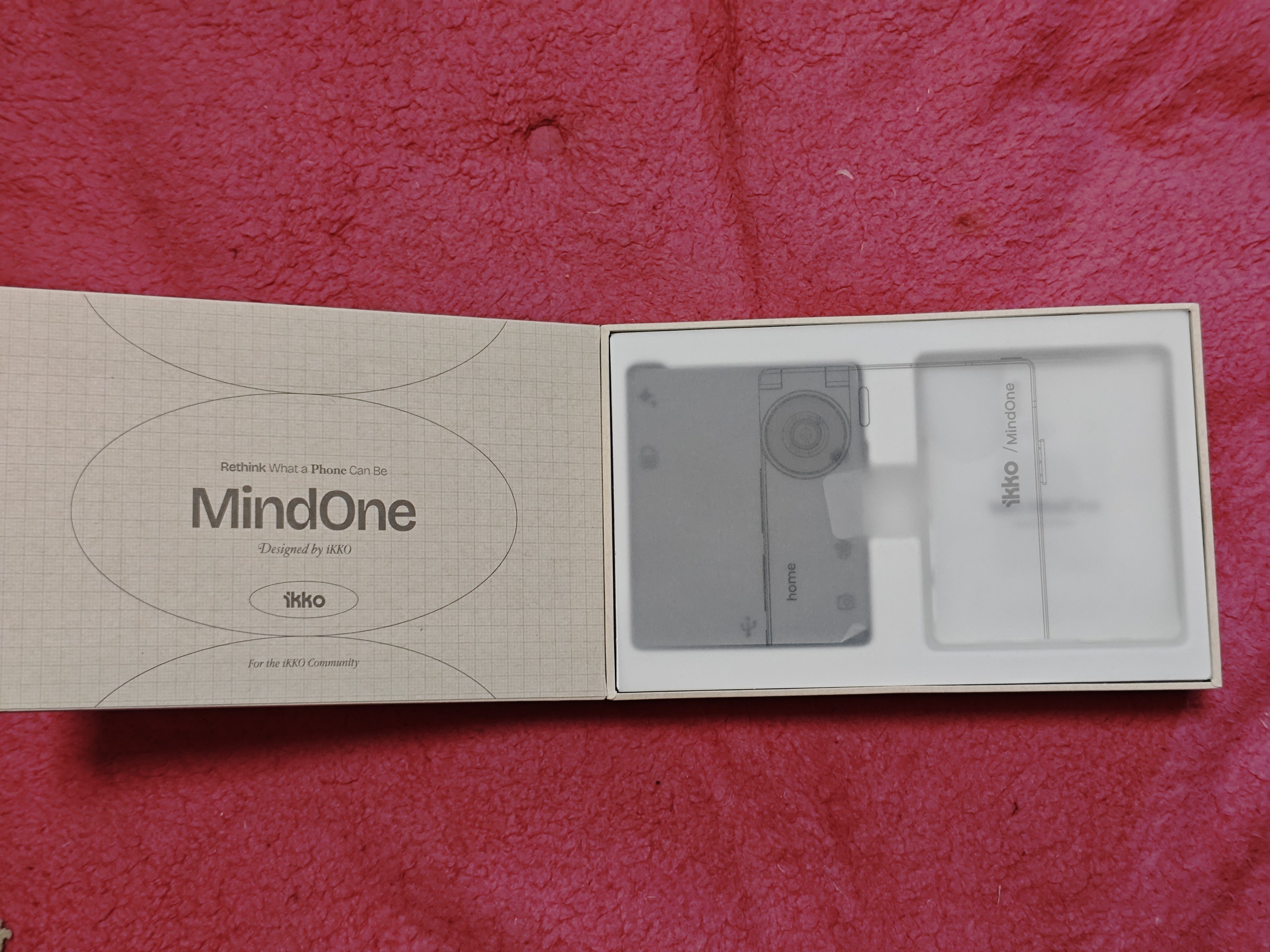 未開封 iKKO MindOne Pro (Pearl White) +ケース 正方形AIスマホIKKO Mind One Pro到着｜葉月 陽