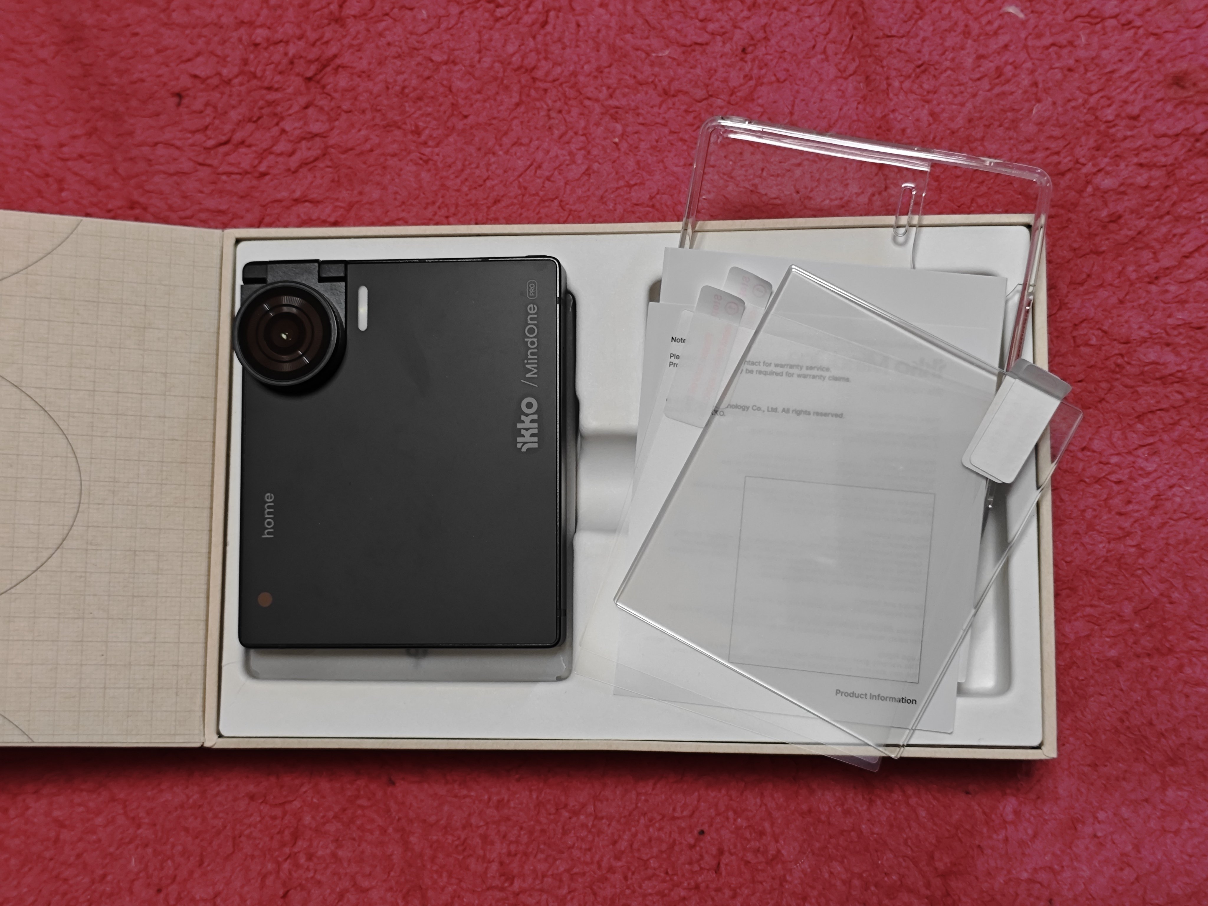 正方形AIスマホIKKO Mind One Pro到着｜葉月 陽