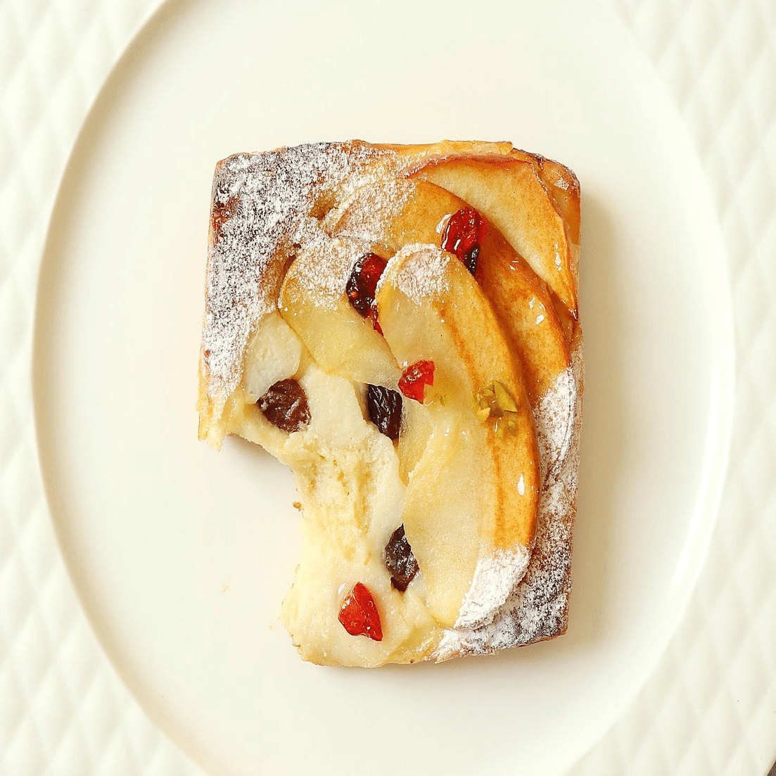 驚きの安さに「なぜ？」ピスタチオ香る「採れたて林檎の極上デニッシュ