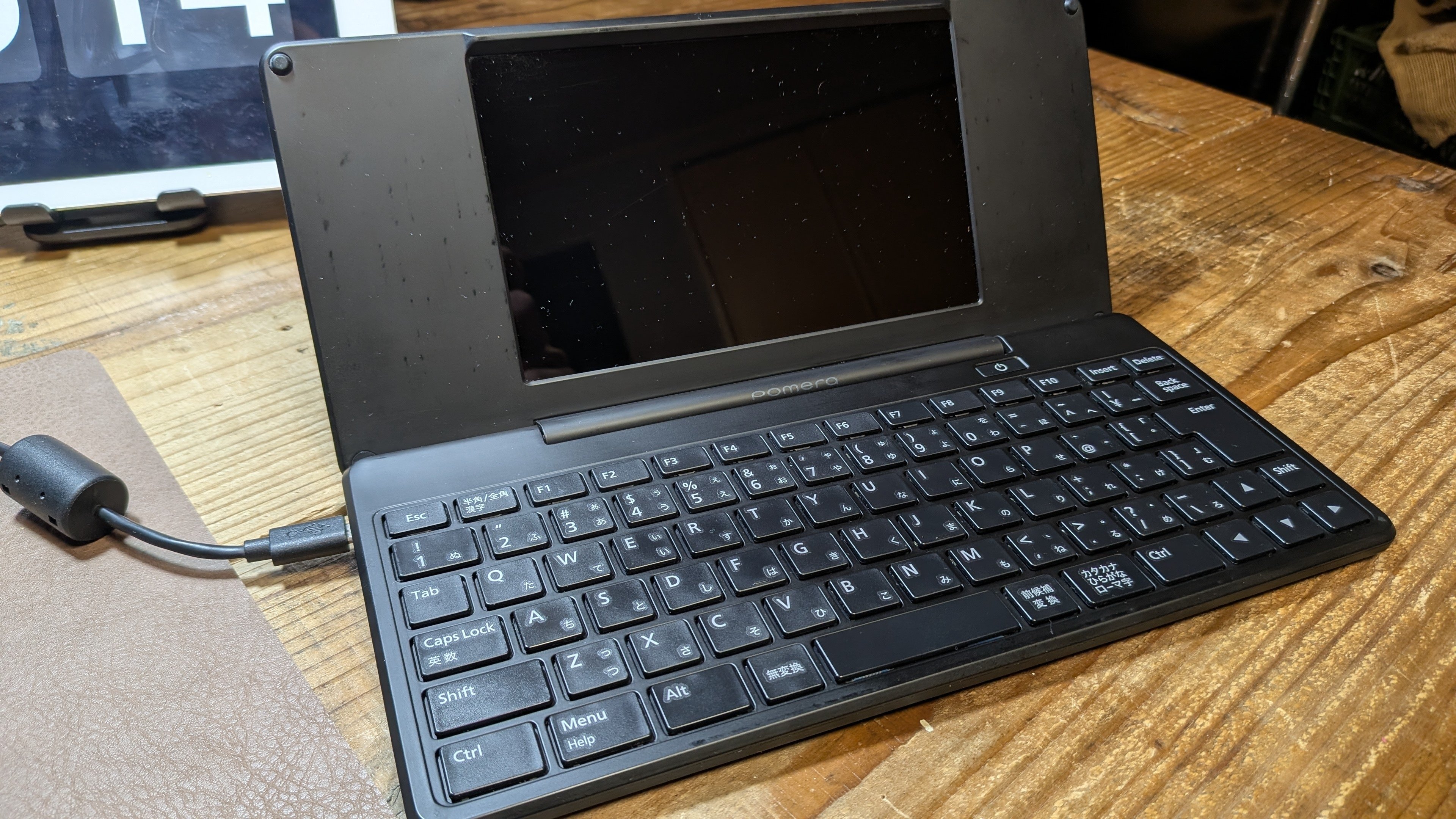 【ジャンク品】ポメラ DM200 ブラック 壊れたポメラDM200を購入。素人が修理した結末…（画像多め）｜Ogawa