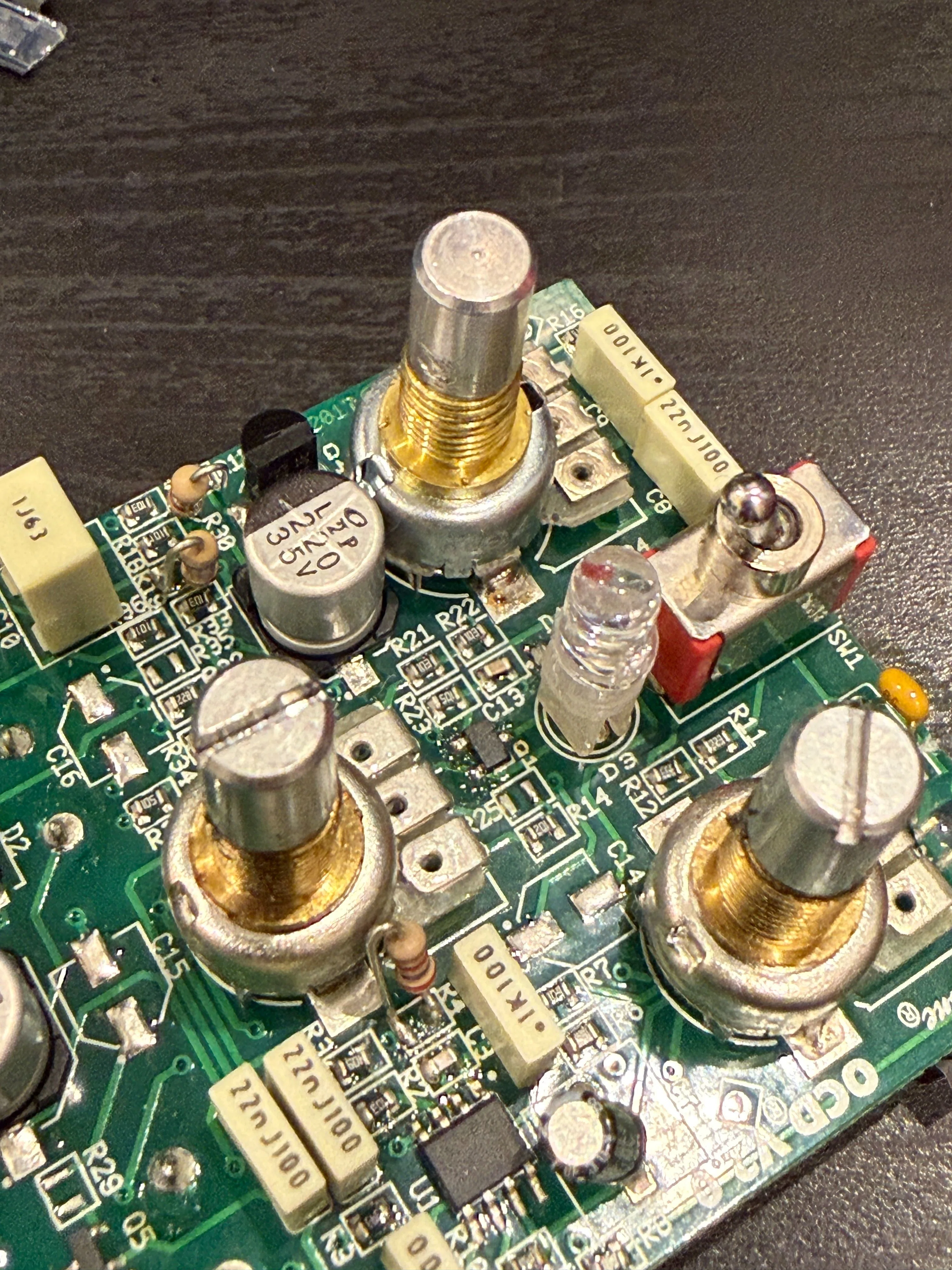 LED が点かなくなった Fulltone OCD を修理する｜monoton / Haruma Tasaki