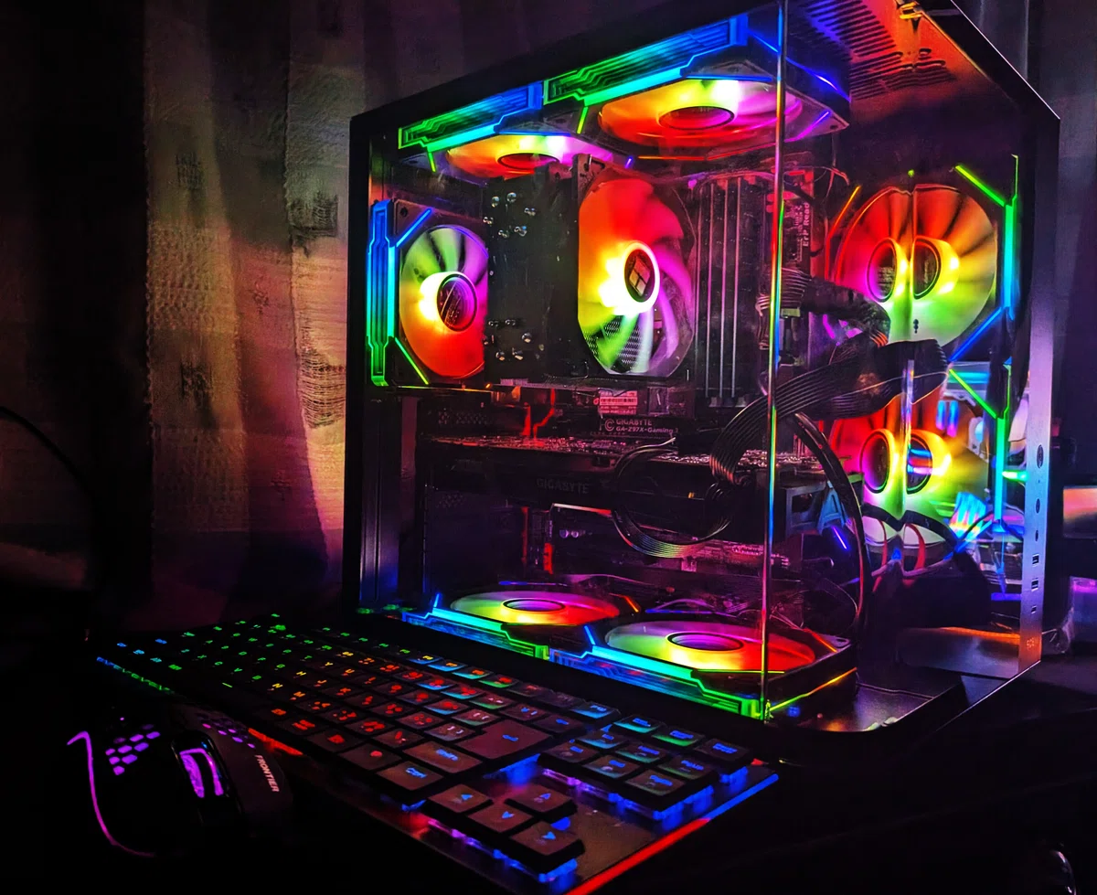 古いPCを2万円で最新ゲーミングPC風に光らせる！｜かるり