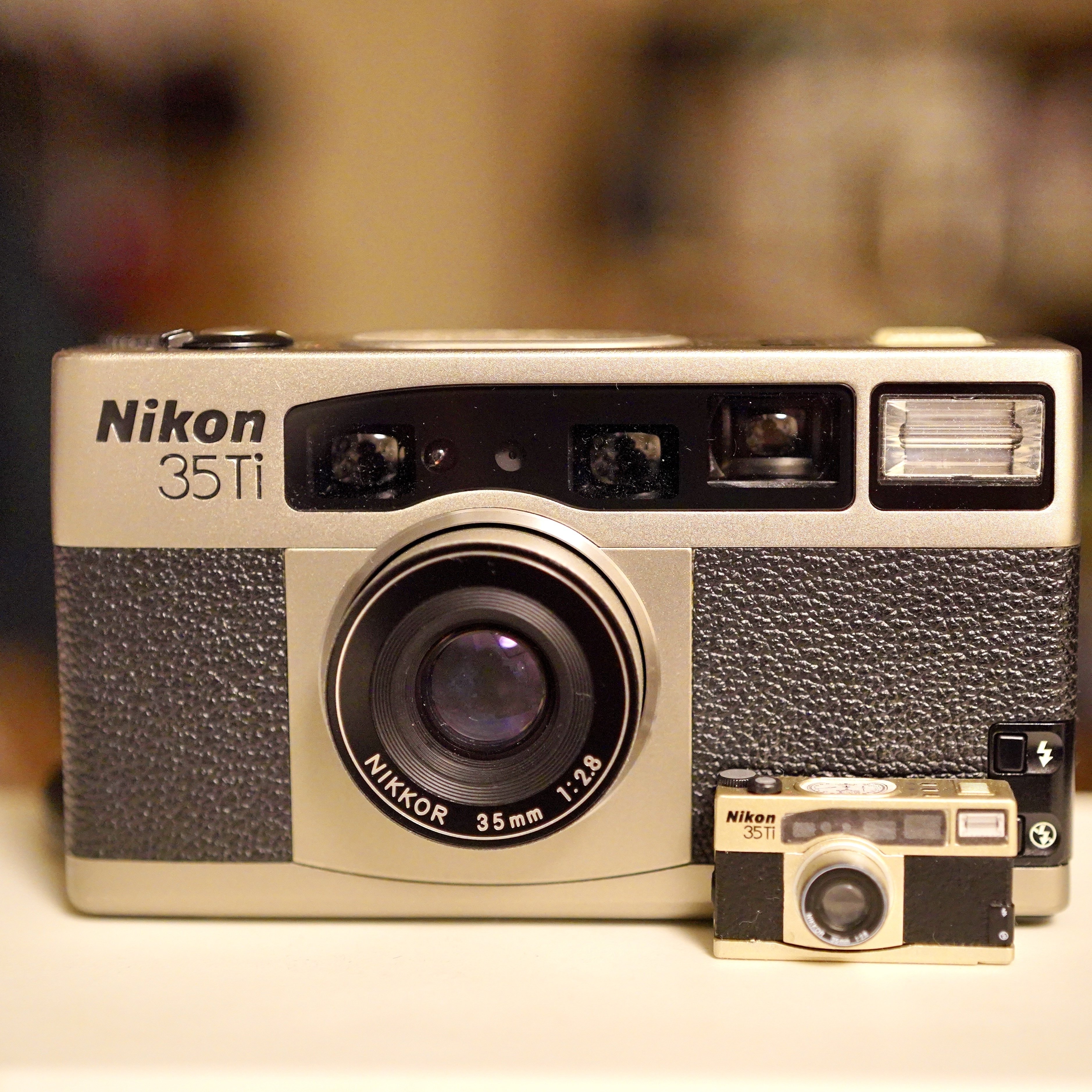 Nikon 35Ti のカプセルトイ｜いせいたともなか