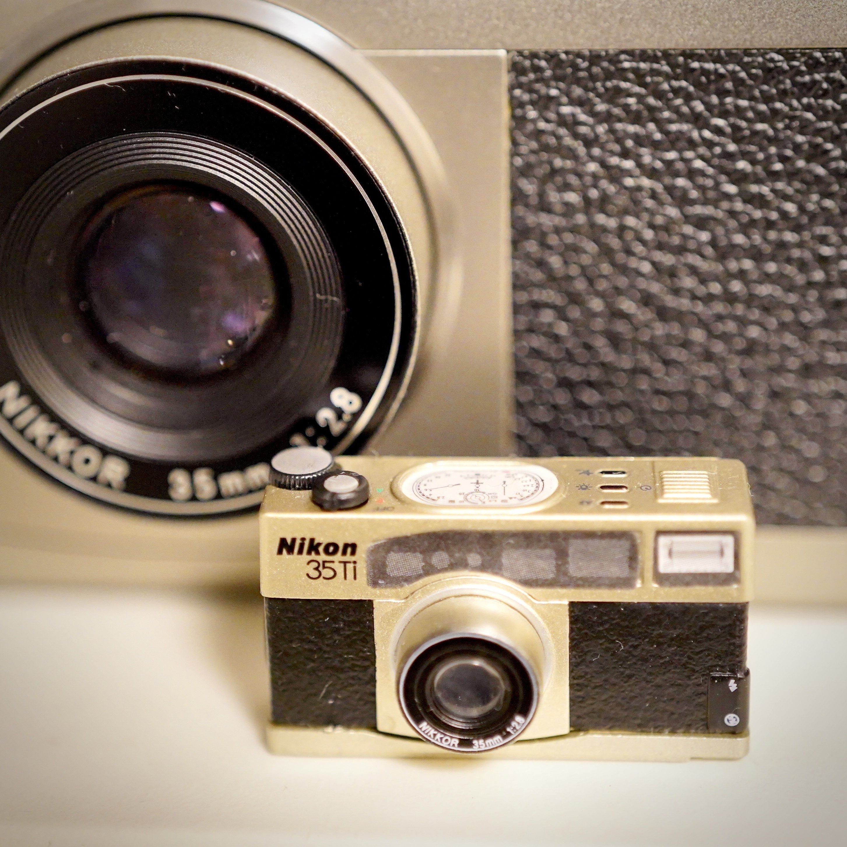 Nikon 35Ti のカプセルトイ｜いせいたともなか