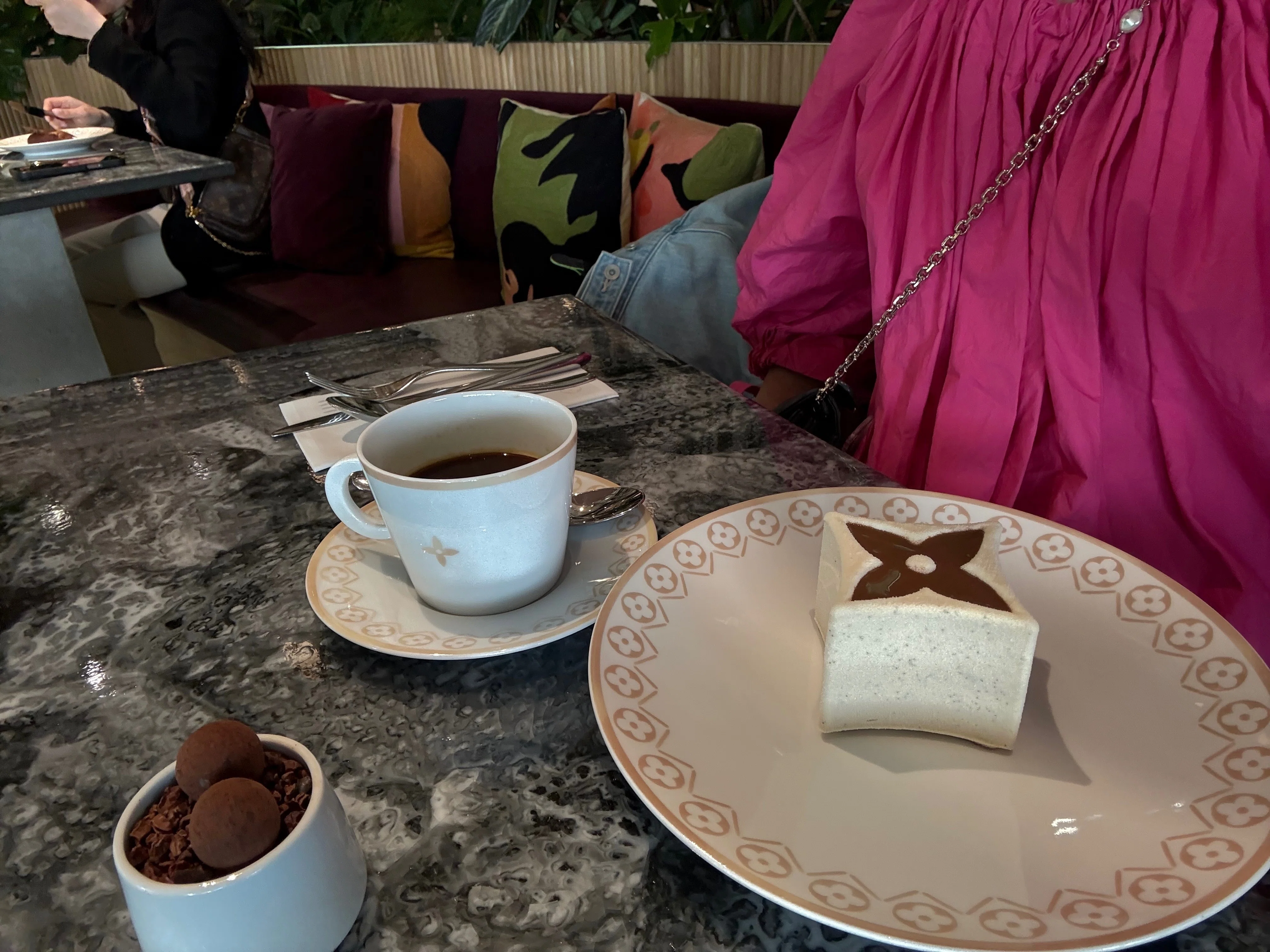 フランス🇫🇷パリのカフェ 】ルイヴィトン博物館・美術館カフェMaxime