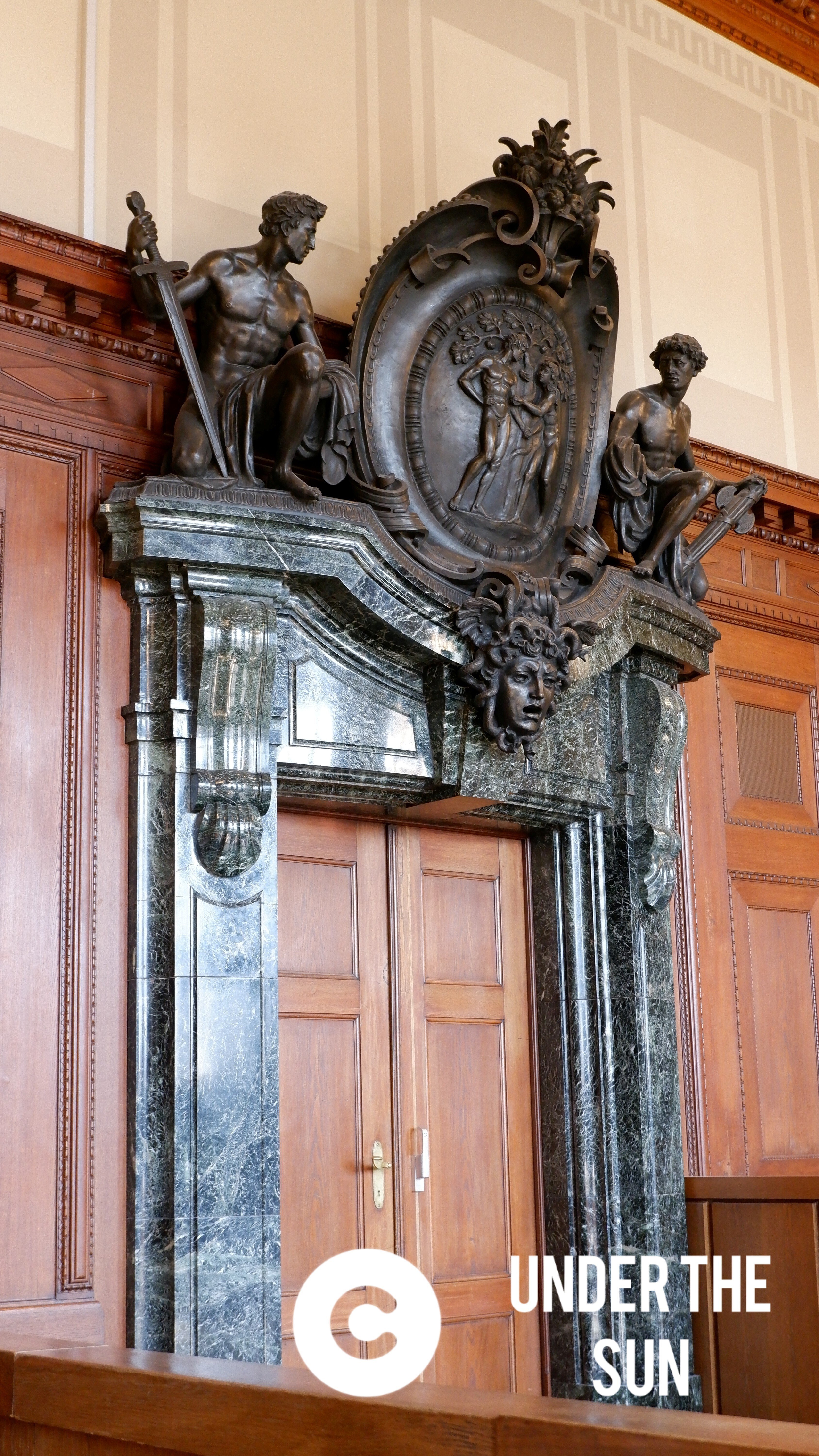 🇩🇪ニュルンベルク裁判が行われた第600号法廷を訪れる｜Under The Sun